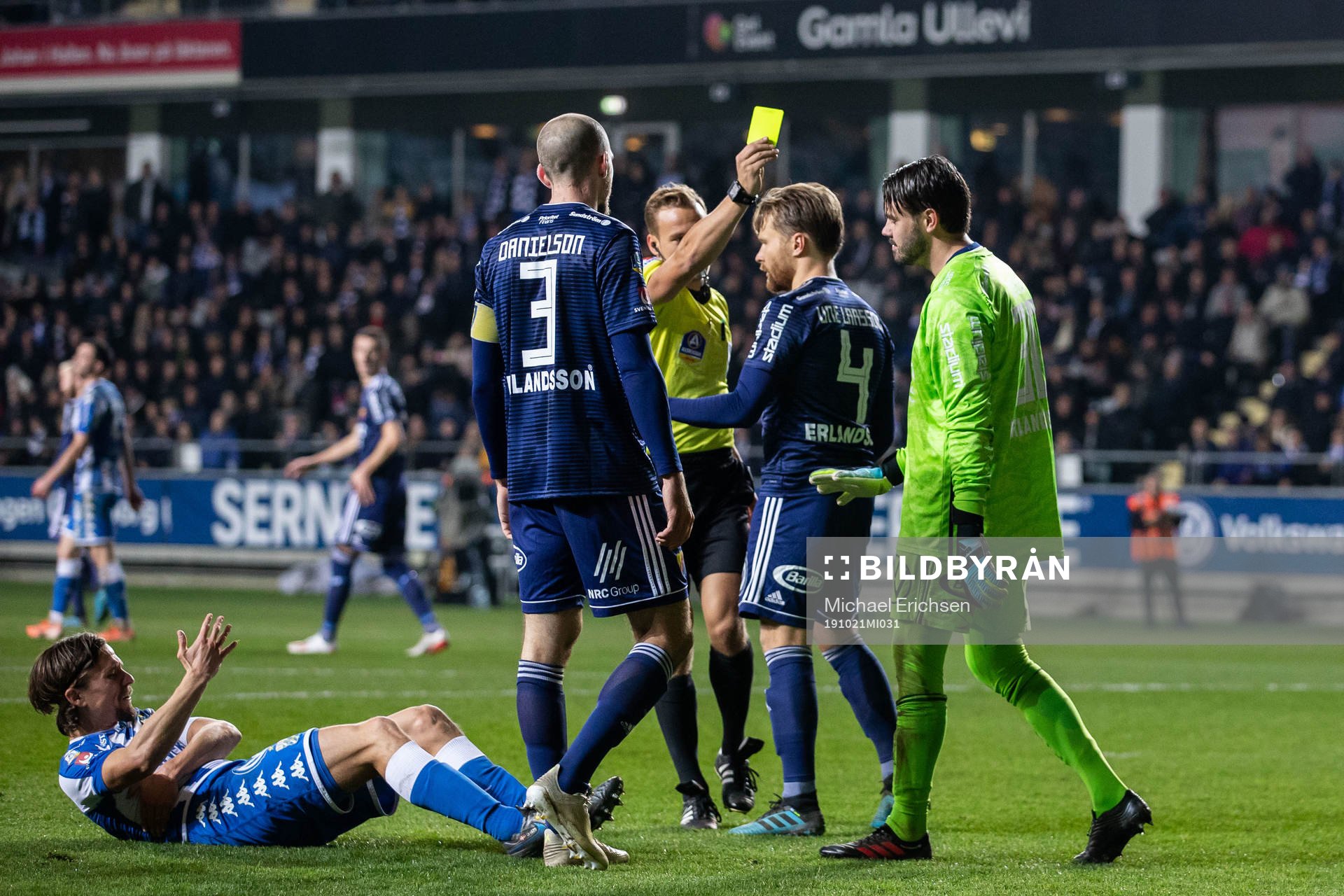 Djurgårdens målvakt Tommi Vaiho tilldelas en varning