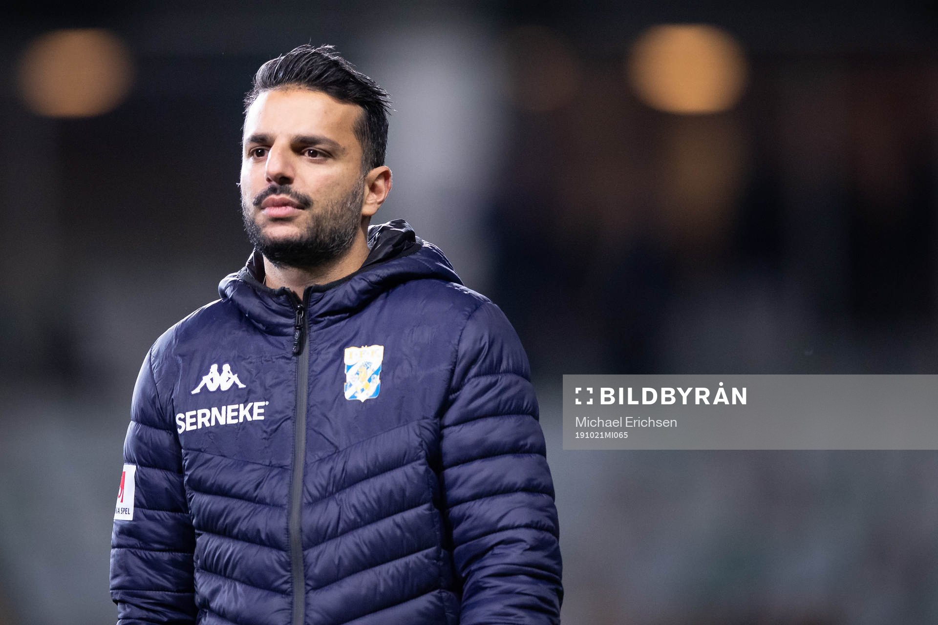 IFK Göteborgs tränare Poya Asbaghi deppar