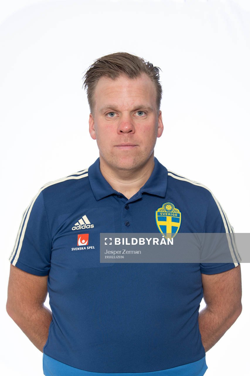 Tränare Viktor Eriksson i P15-landslaget