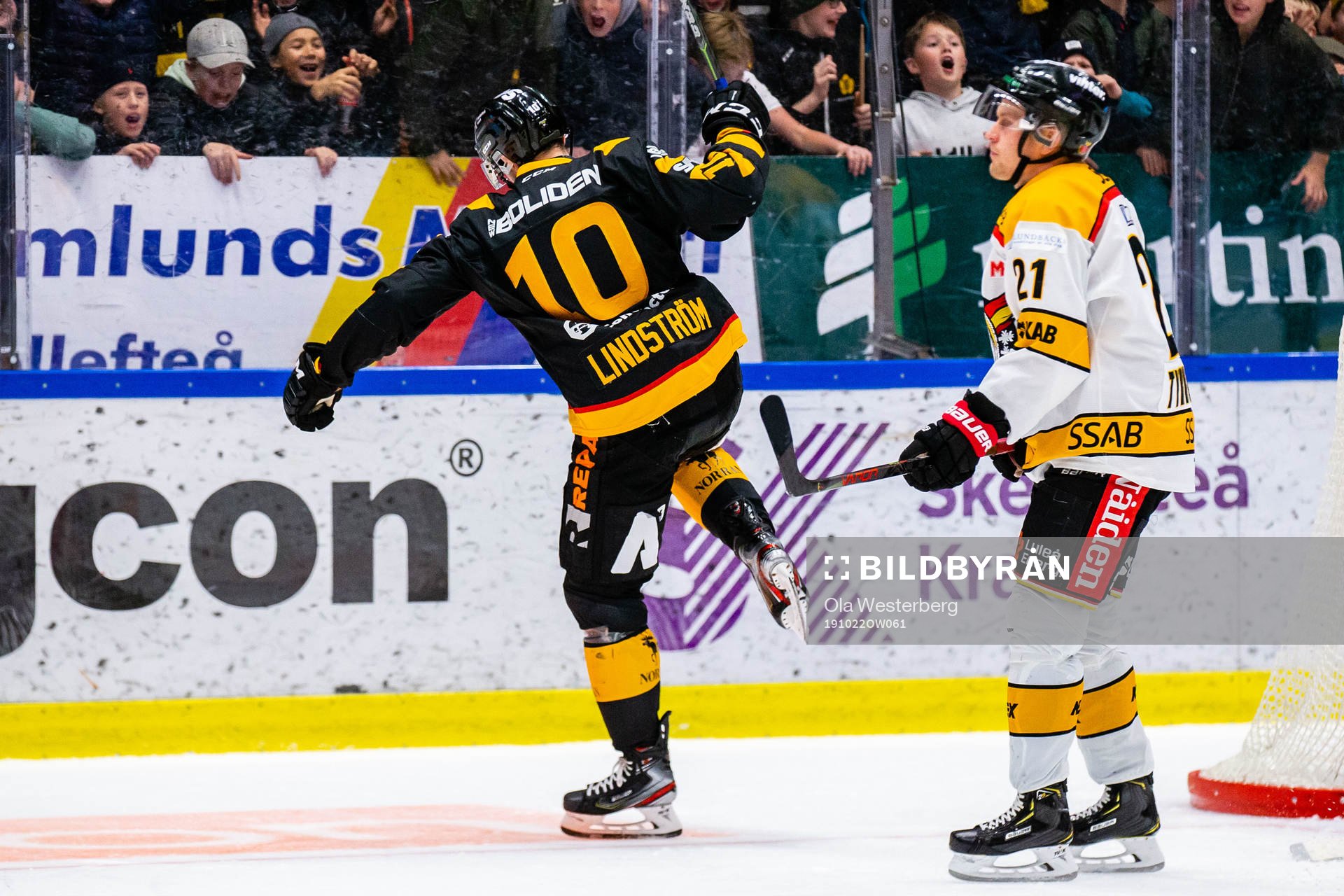 Skellefteås Joakim Lindström jublar