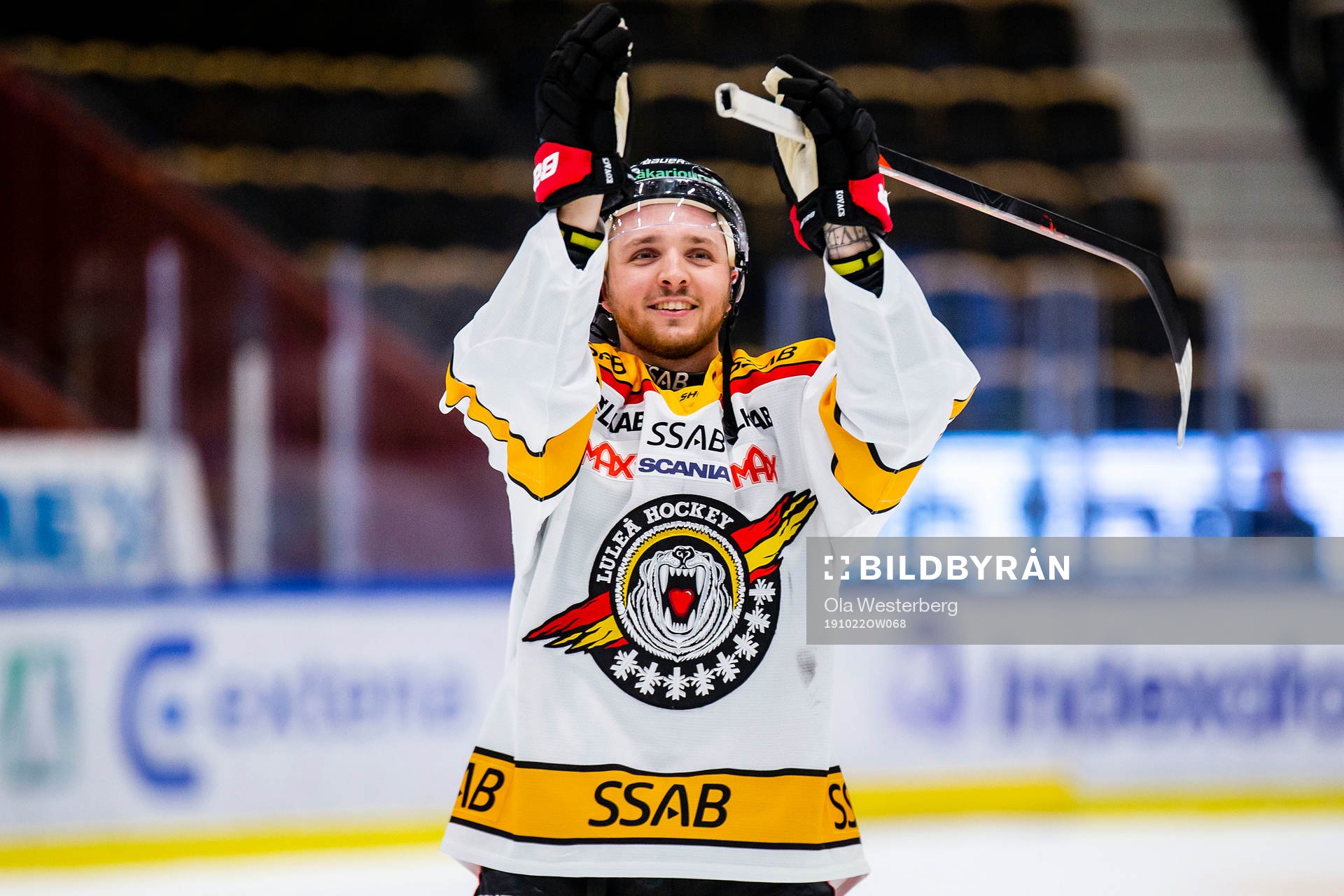 Luleås Robin Kovacs jublar