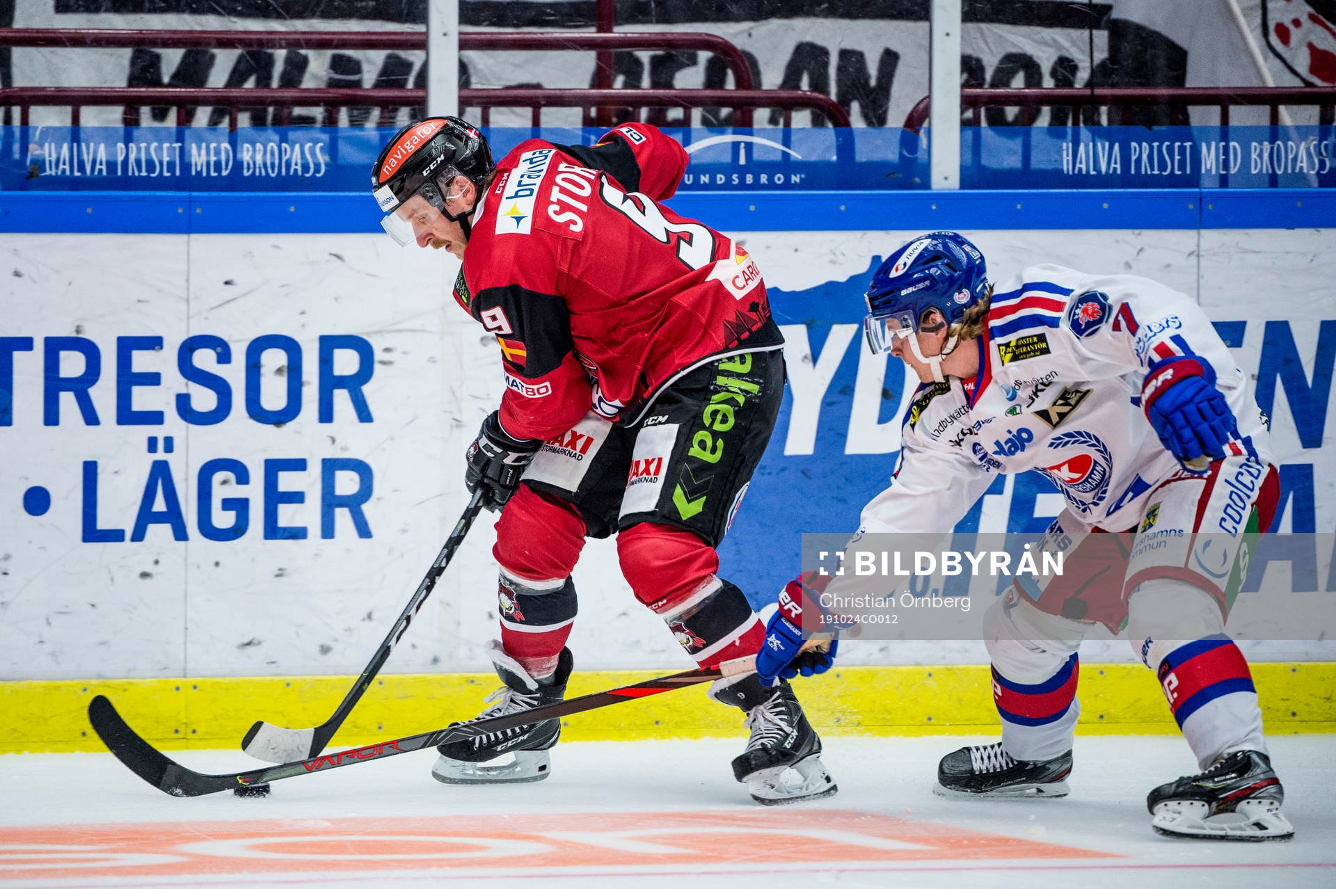 Malmö Redhawks Frederik Storm mot Oskarshamns Isak Pantzare