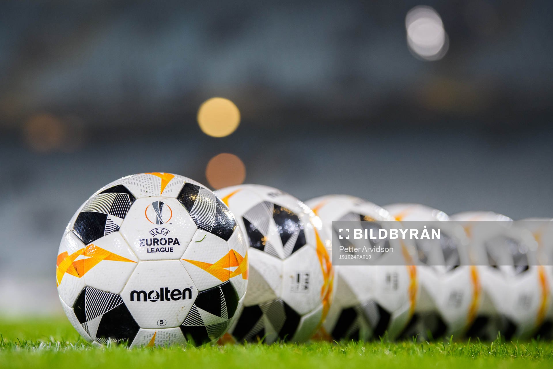 General view of official match balls