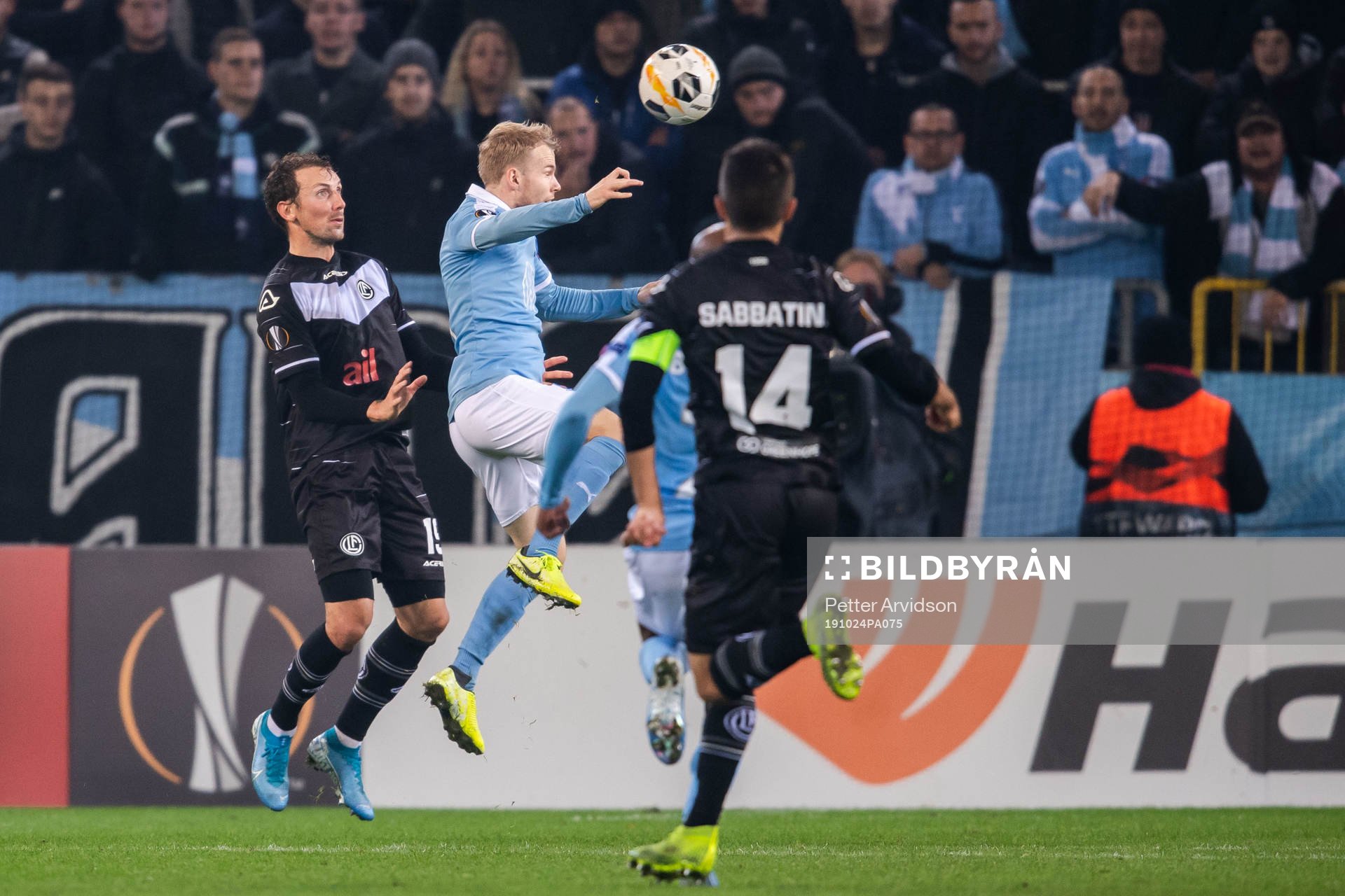 Alexander Gerndt of Lugano and Oscar Lewicki of Malmö FF
