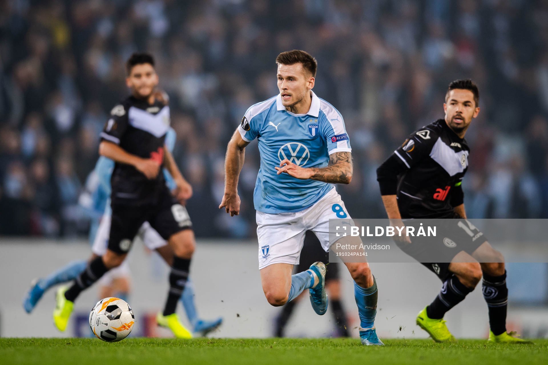 Arnor Traustason of Malmö FF and Jonathan Sabbatini of