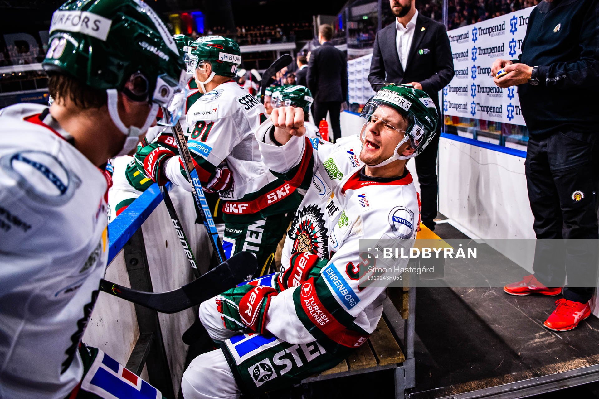 Frölundas Nicklas Lasu jublar med Johan Sundström