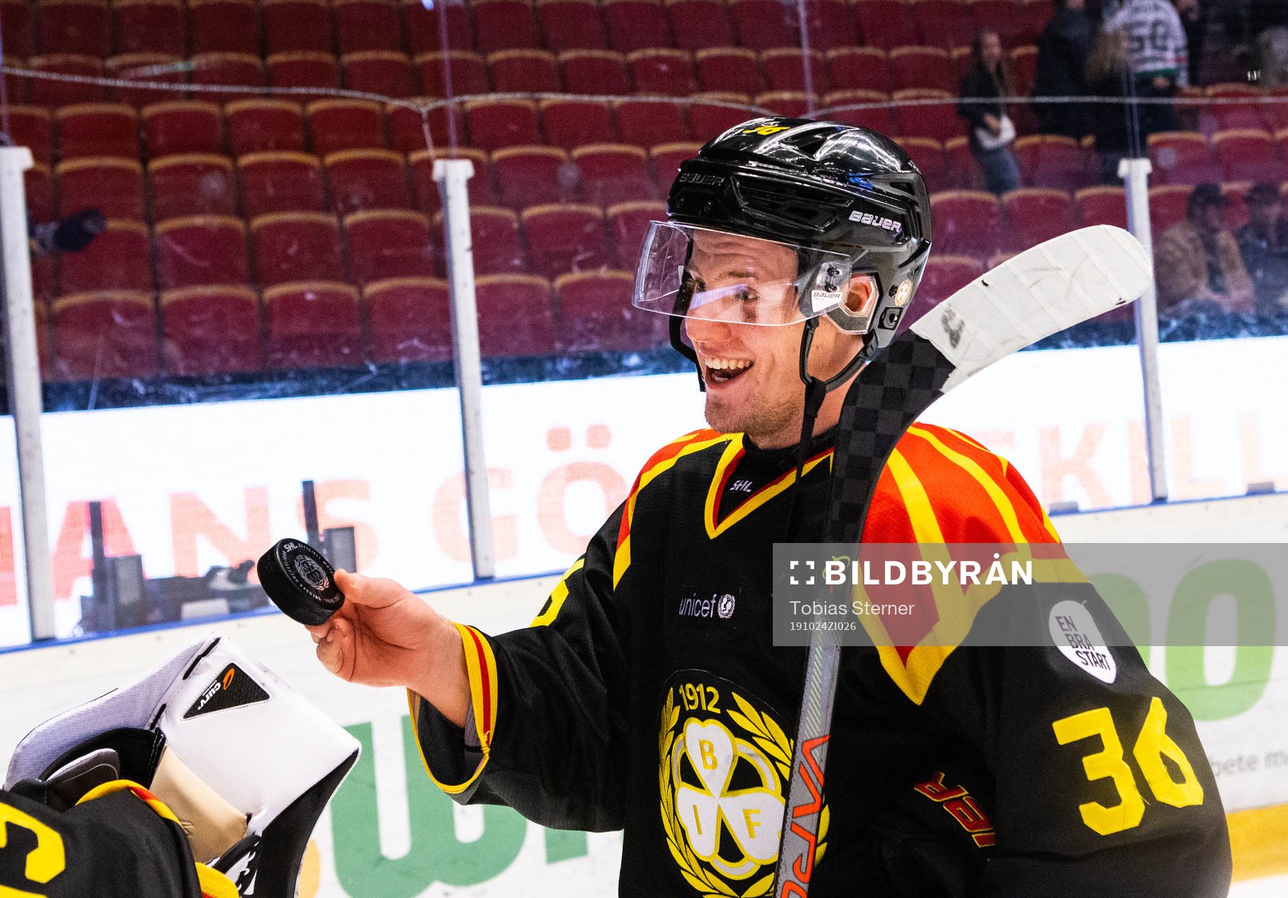 Brynäs Linus Ölund jublar