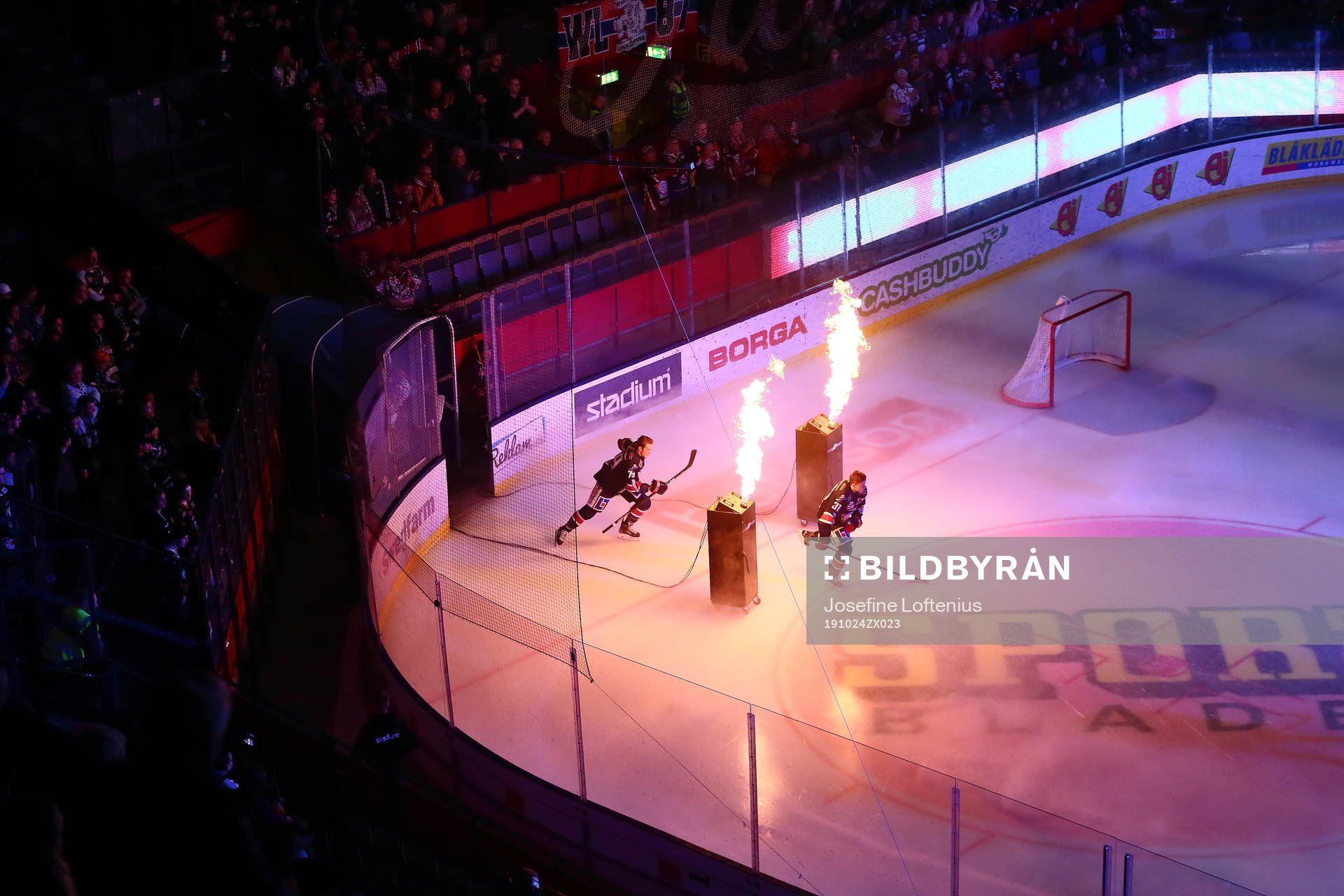 Intro till ishockeymatchen i SHL mellan Linköping och