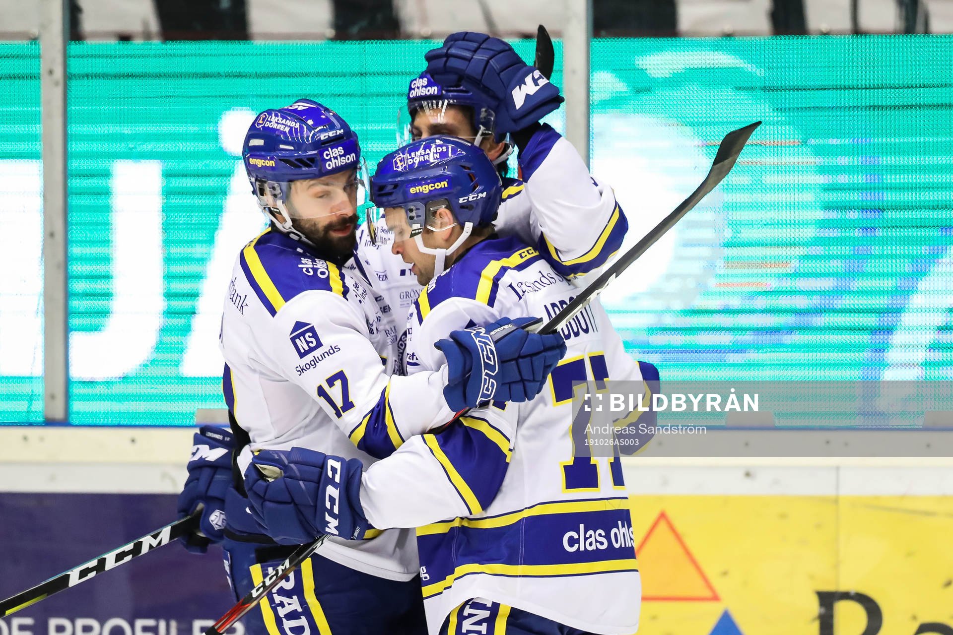 Leksands Spencer Abbott jublar med lagkamrater