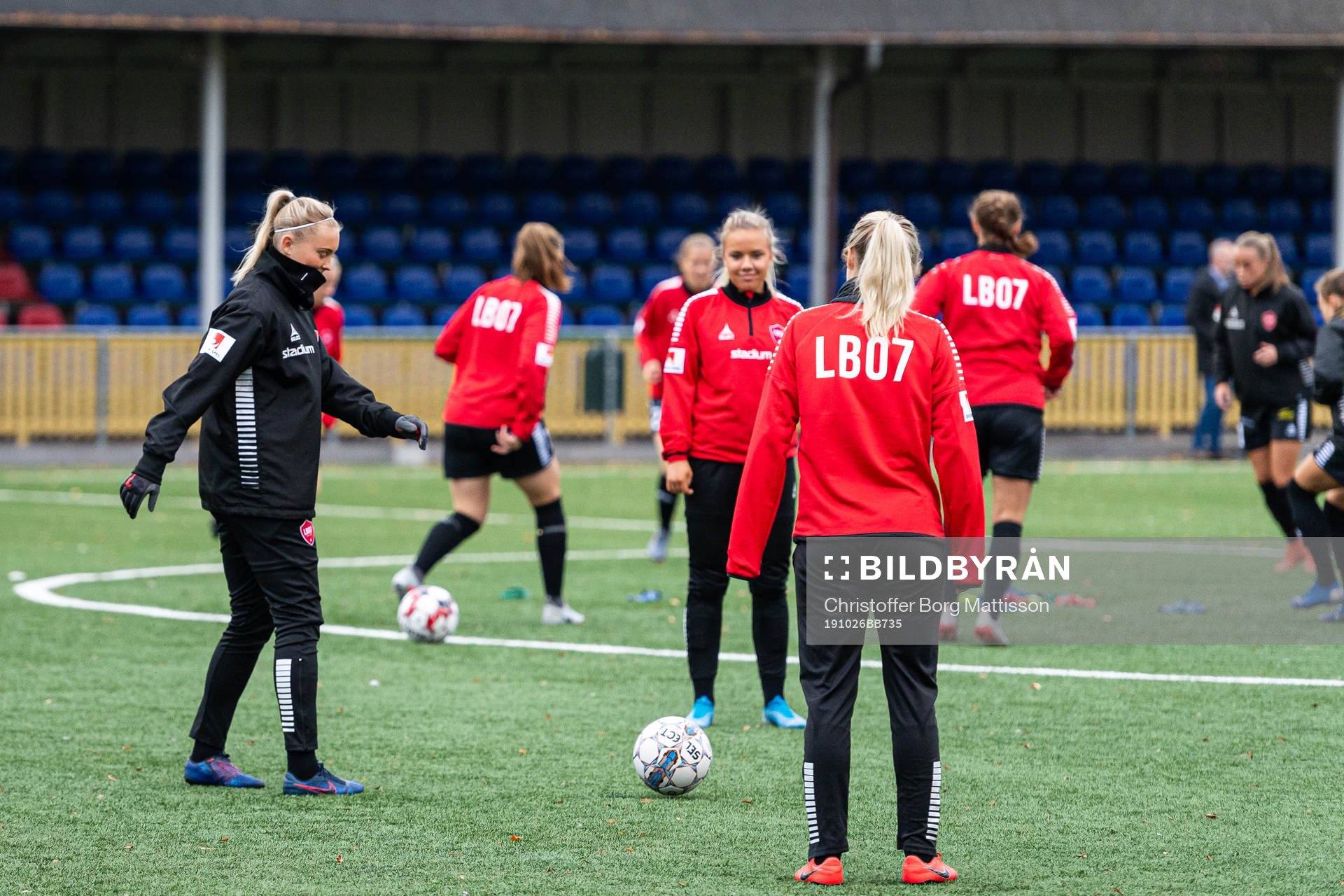 Limhamn Bunkeflos spelare värmer upp