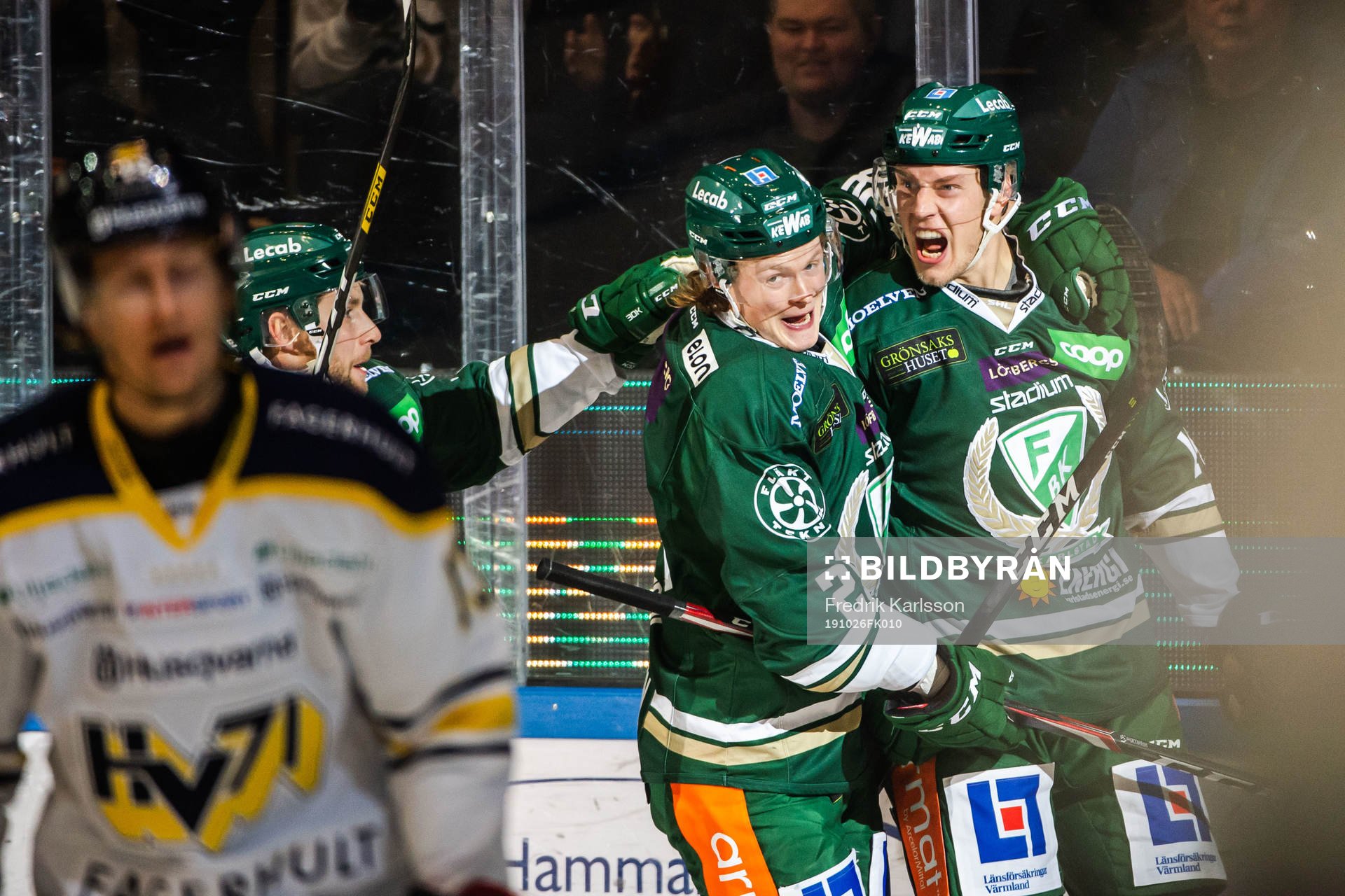 Färjestads Linus Arnesson och Victor Ejdsell jublar