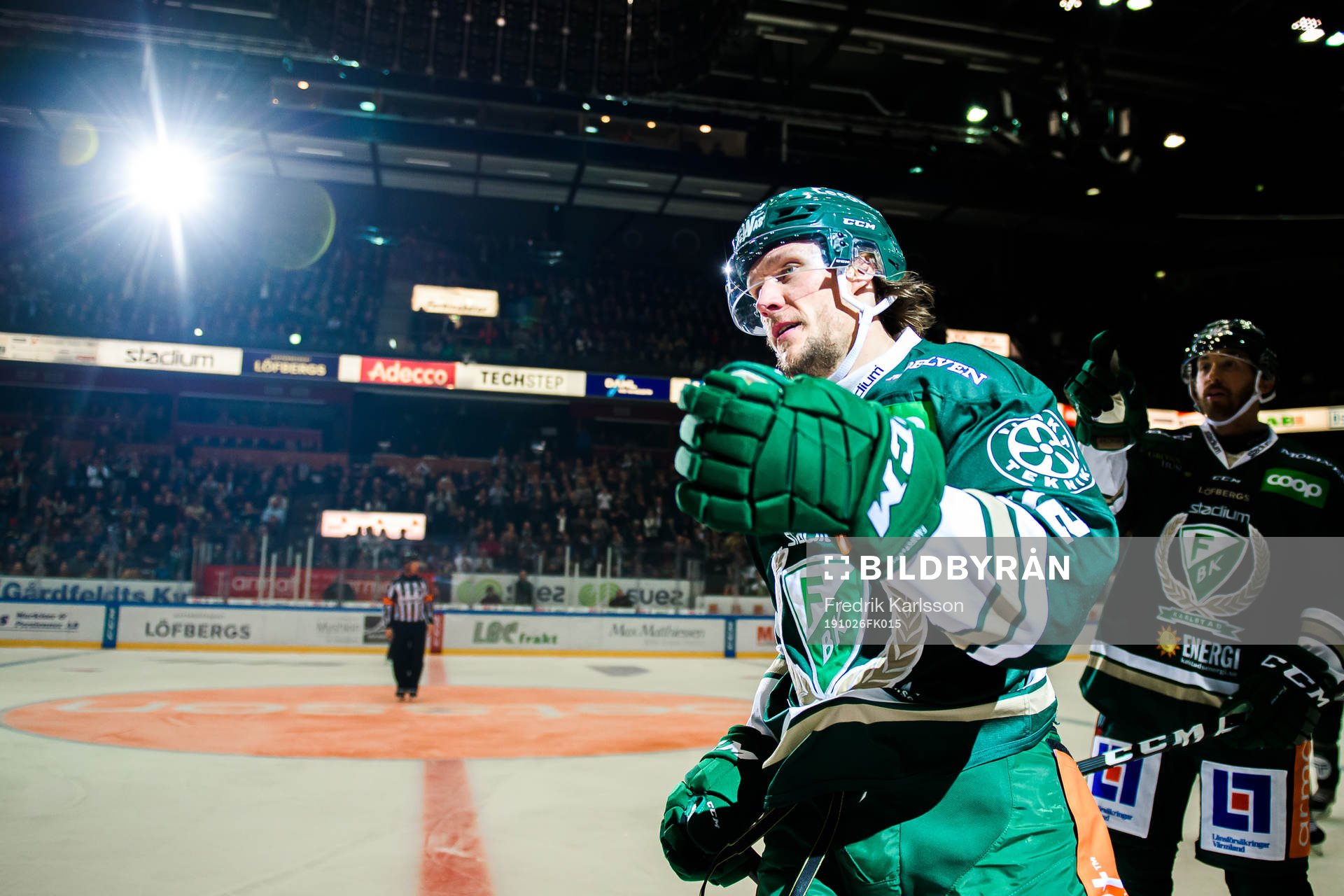 Färjestads Jesper Olofsson jublar