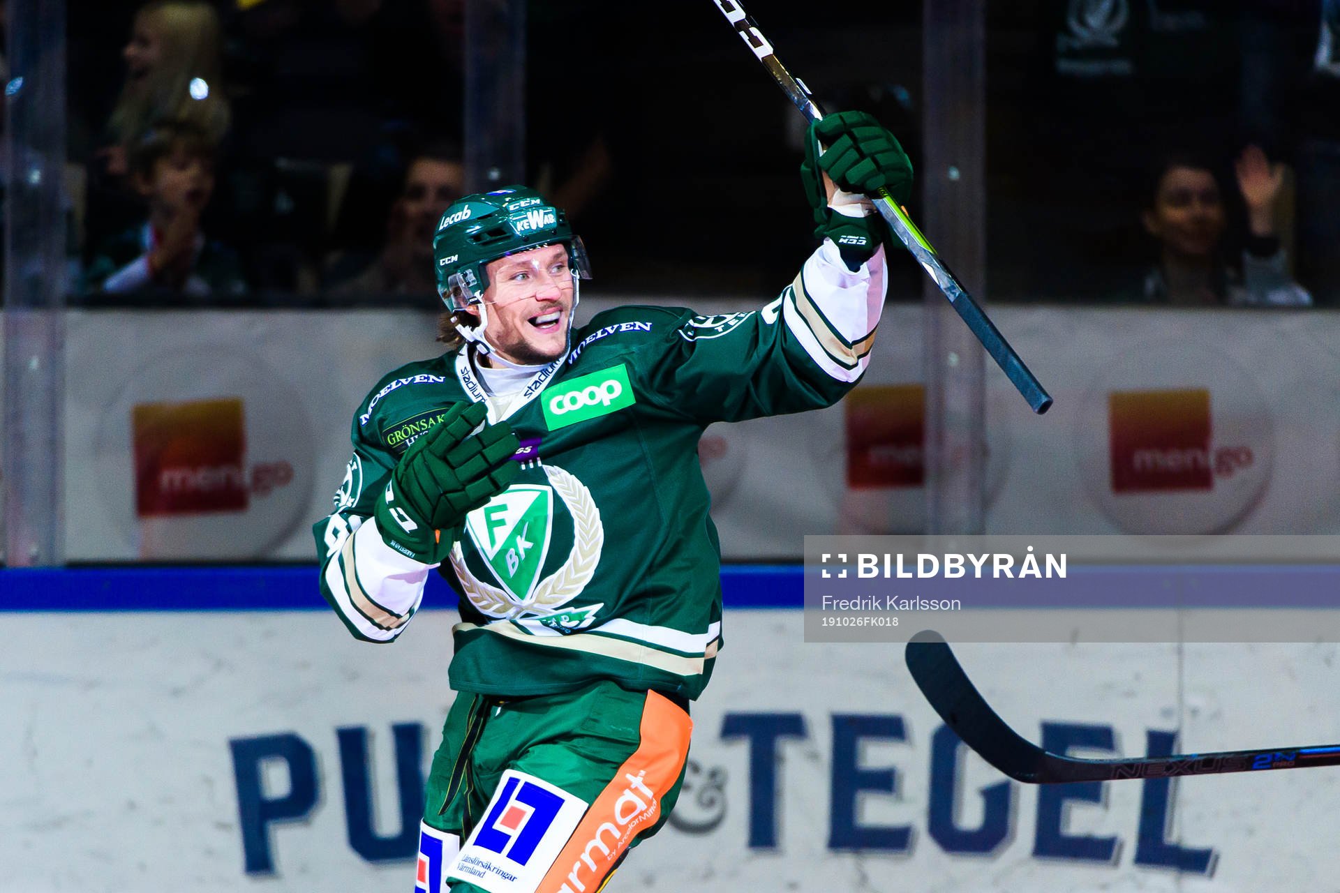 Färjestads Jesper Olofsson jublar