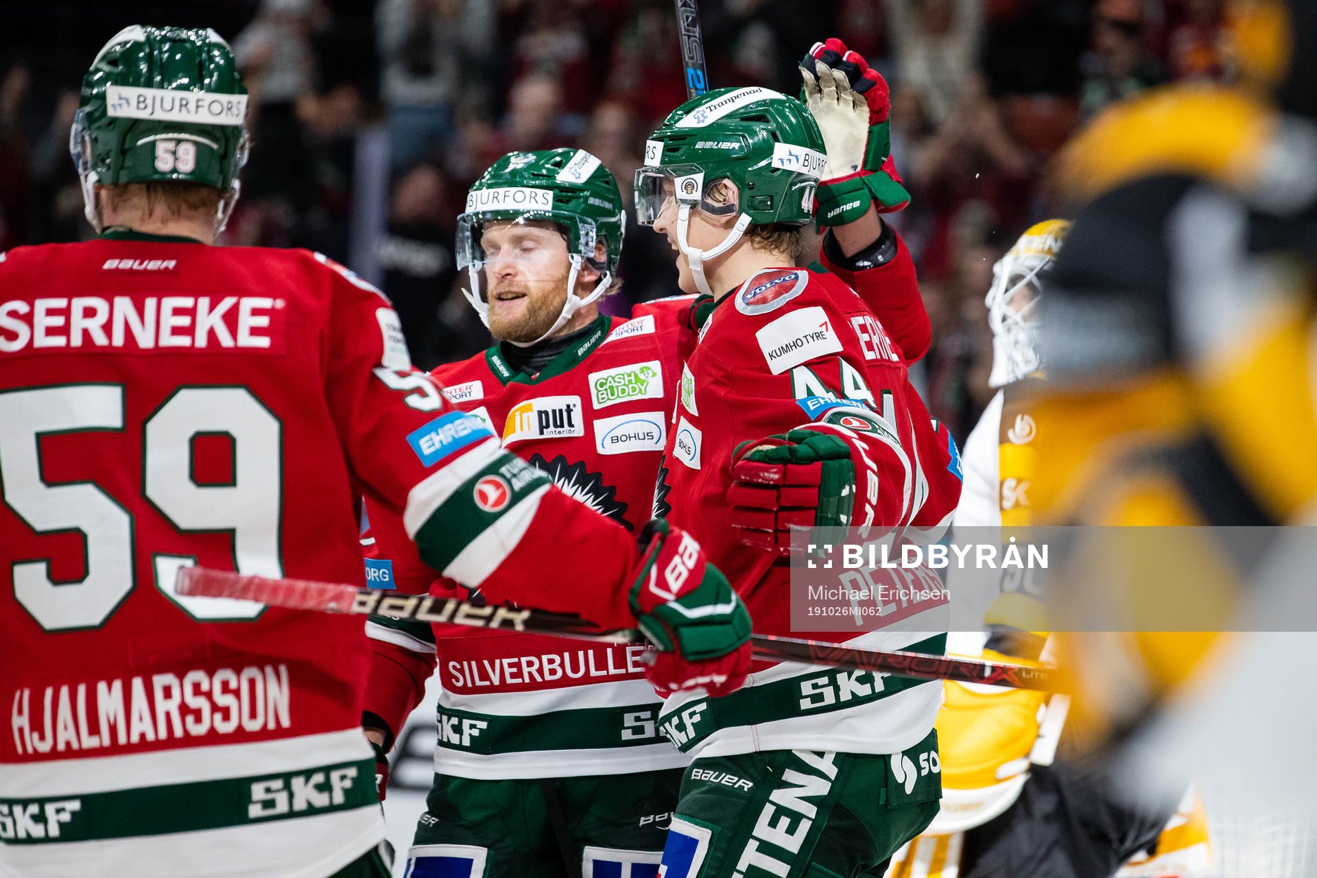Frölundas Jacob Peterson jublar med lagkamrater