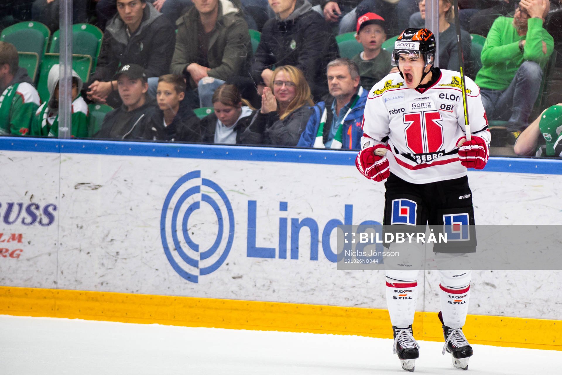 Örebros Shane Harper jublar