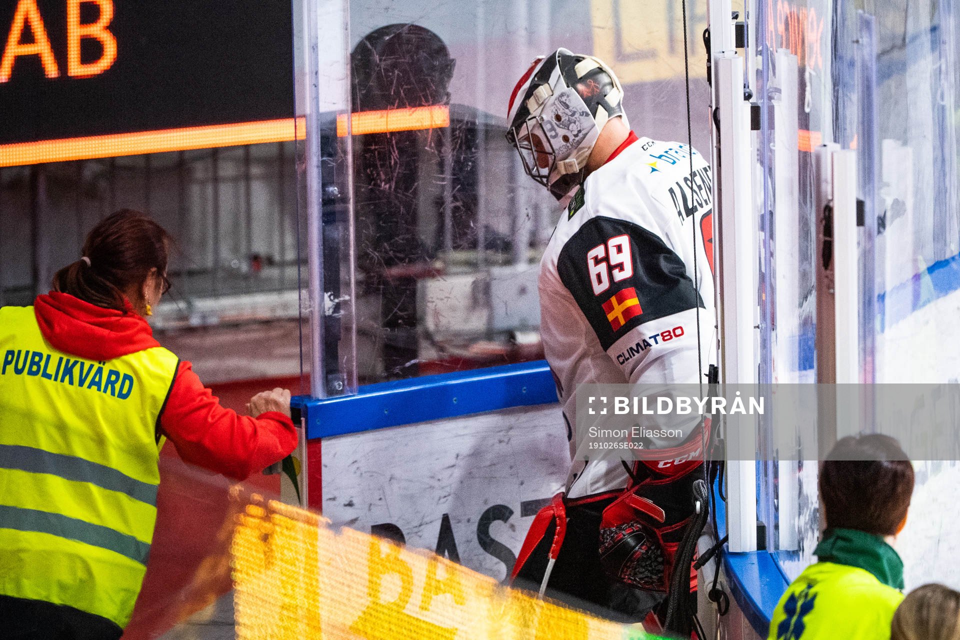 Malmö Redhawks målvakt Oscar Alsenfelt lämnar isen