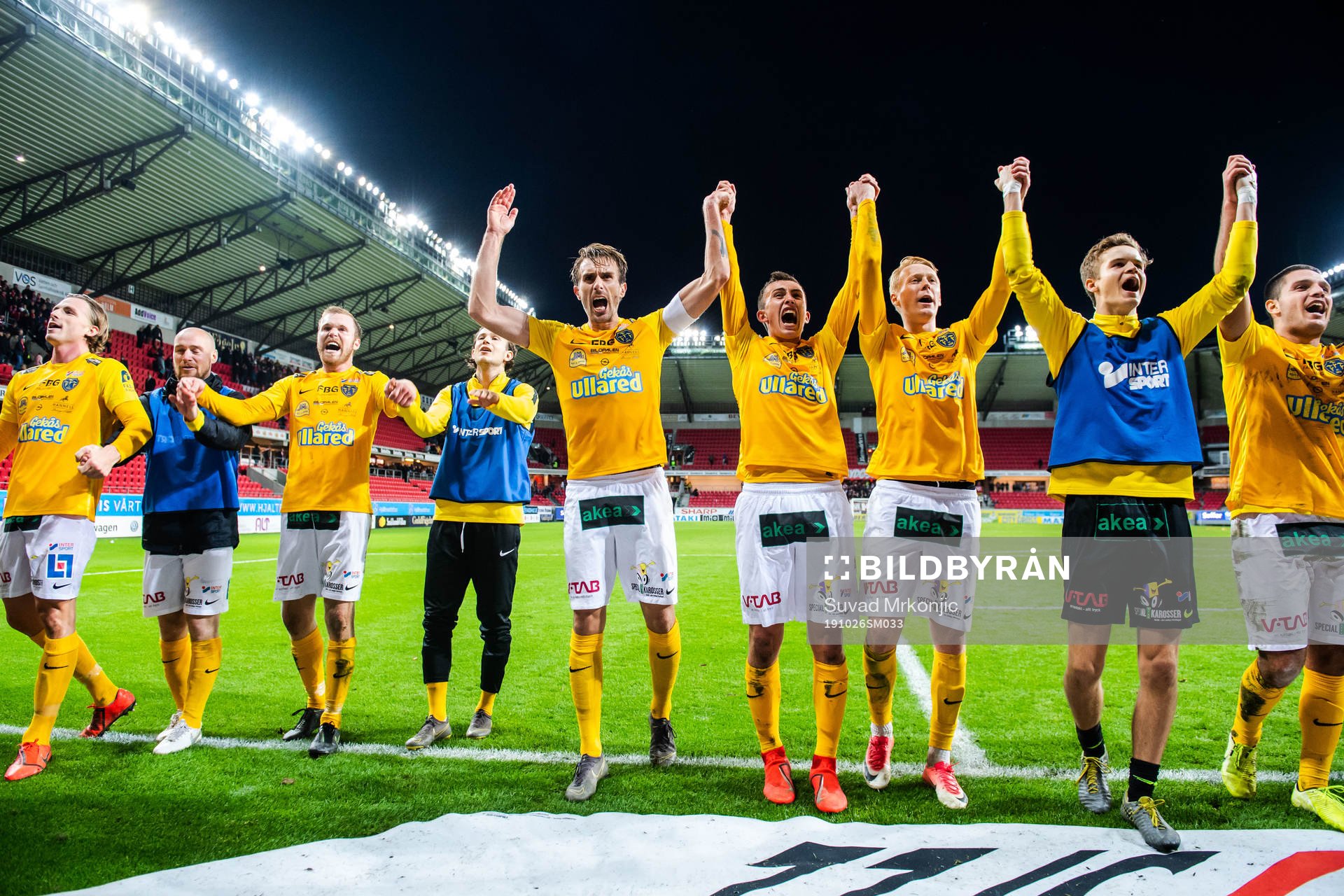 Falkenbergs spelare jublar