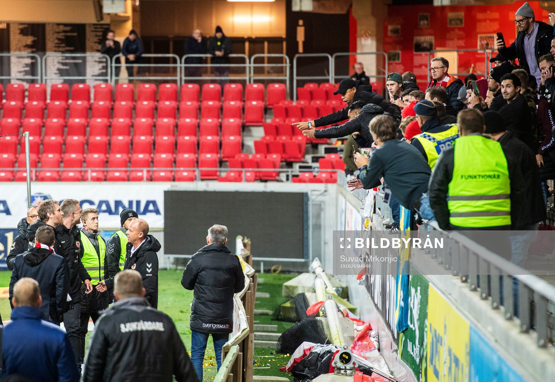 Kalmars tränare Magnus Pehrsson,  Kalmars assisterende