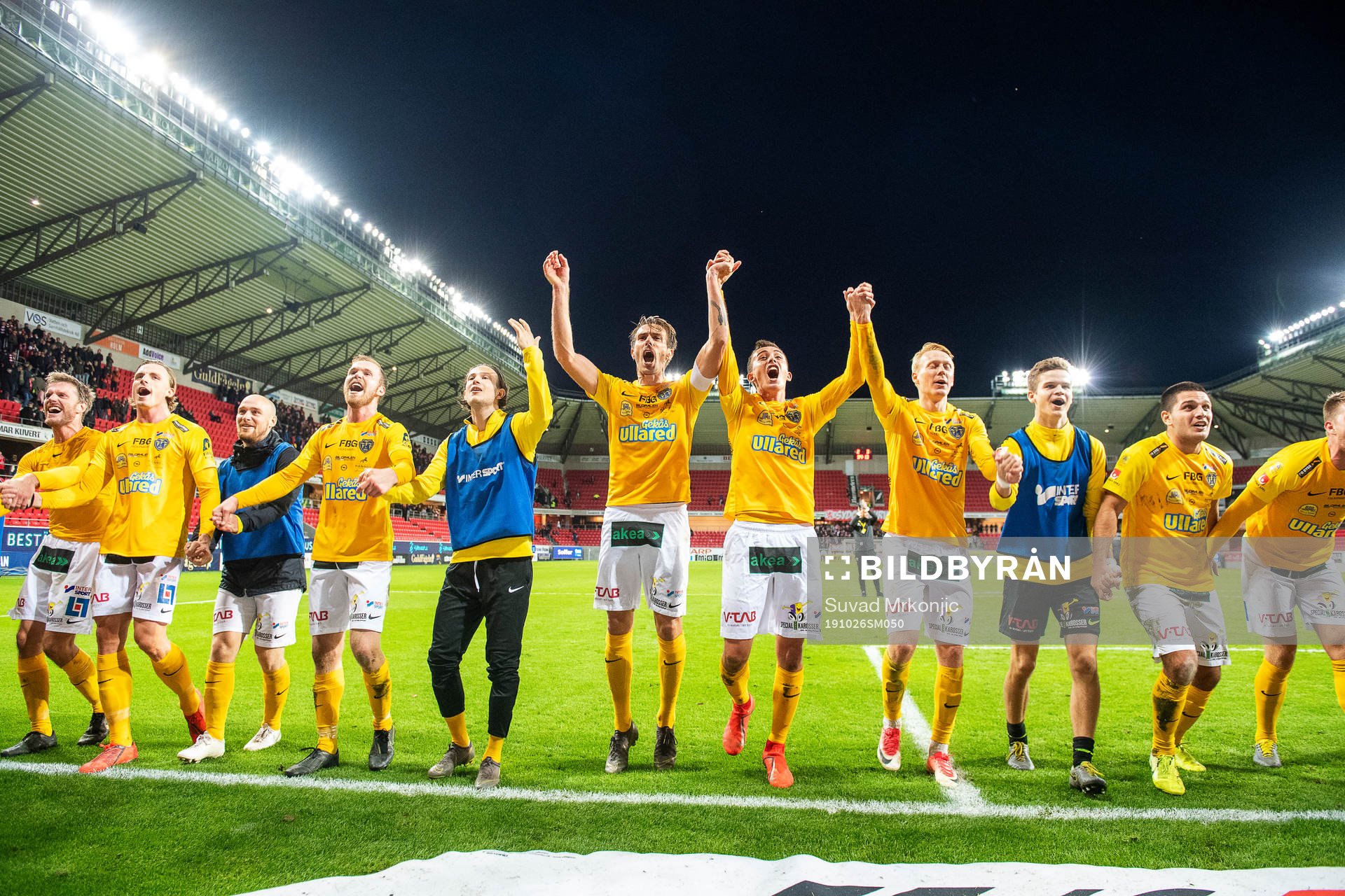 Falkenbergs spelare jublar