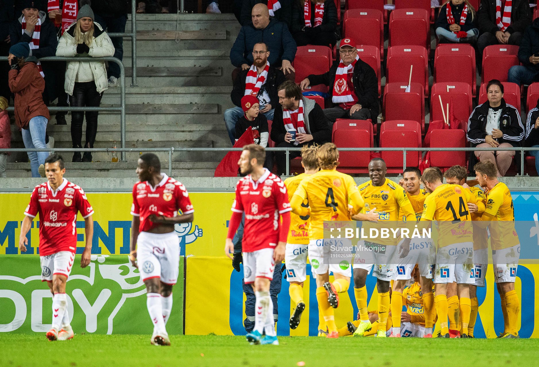 Falkenbergs spelare jublar