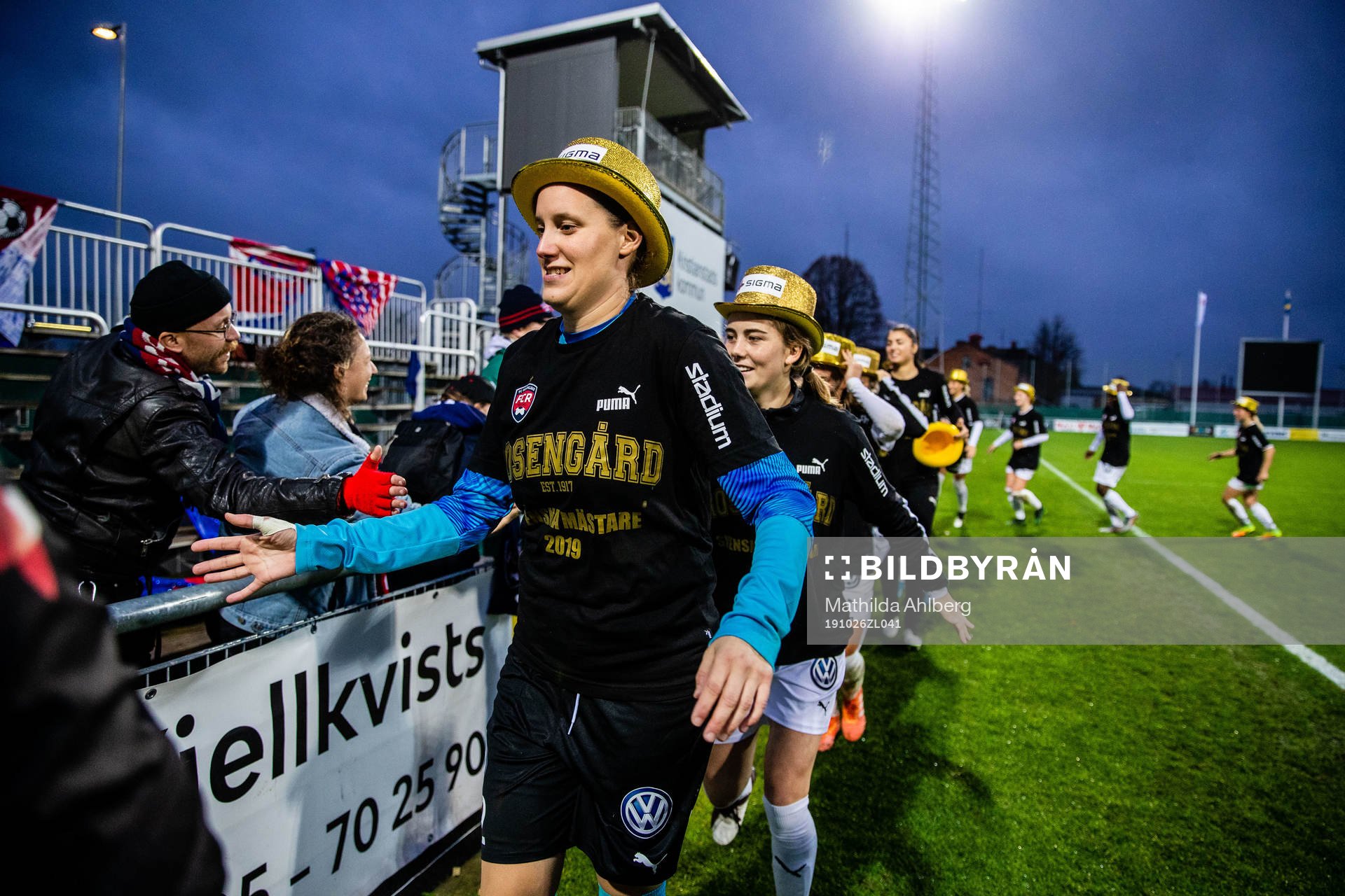 Rosengårds målvakt Emma Lind jublar