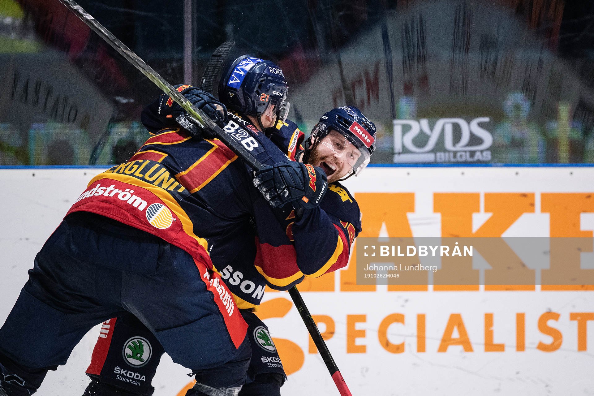 Djurgårdens Mattias Guter jublar med Patrik Berglund