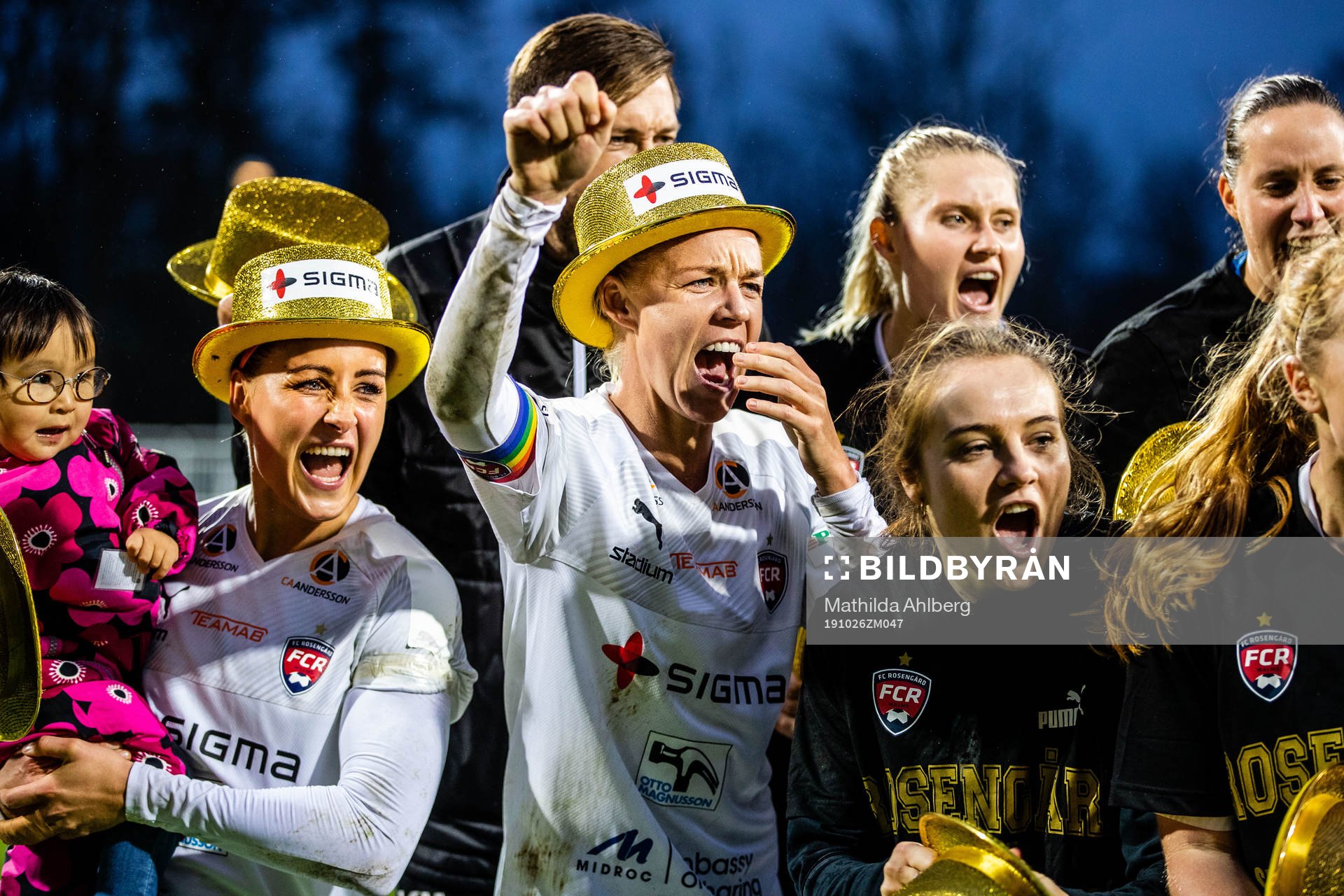Rosengårds Sanne Troelsgaard  och Caroline Seger  jublar