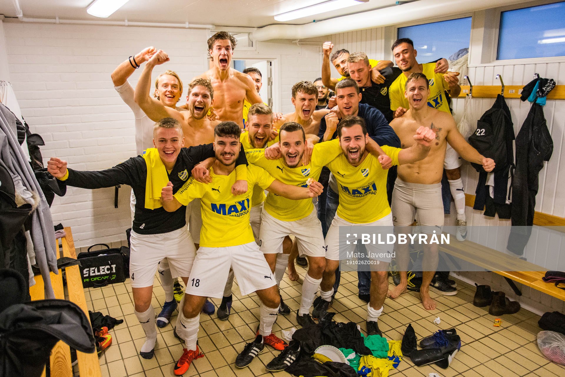 IFK Malmös spelare jublar i omklädningsrummet