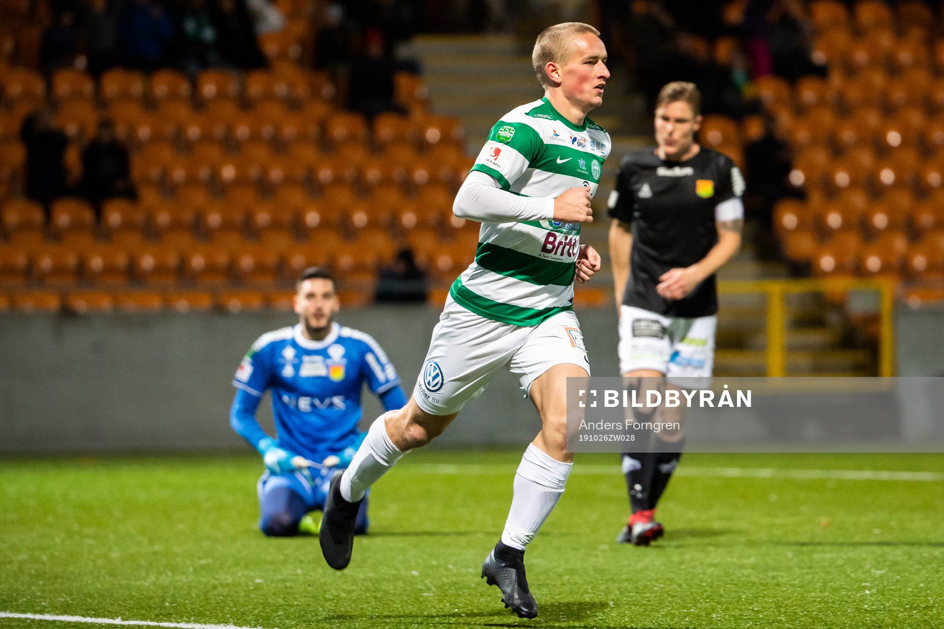 Västerås Douglas Karlberg jublar