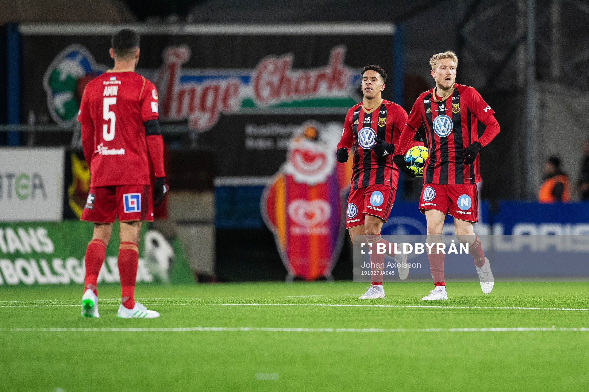 Östersunds Simon Kroon jublar