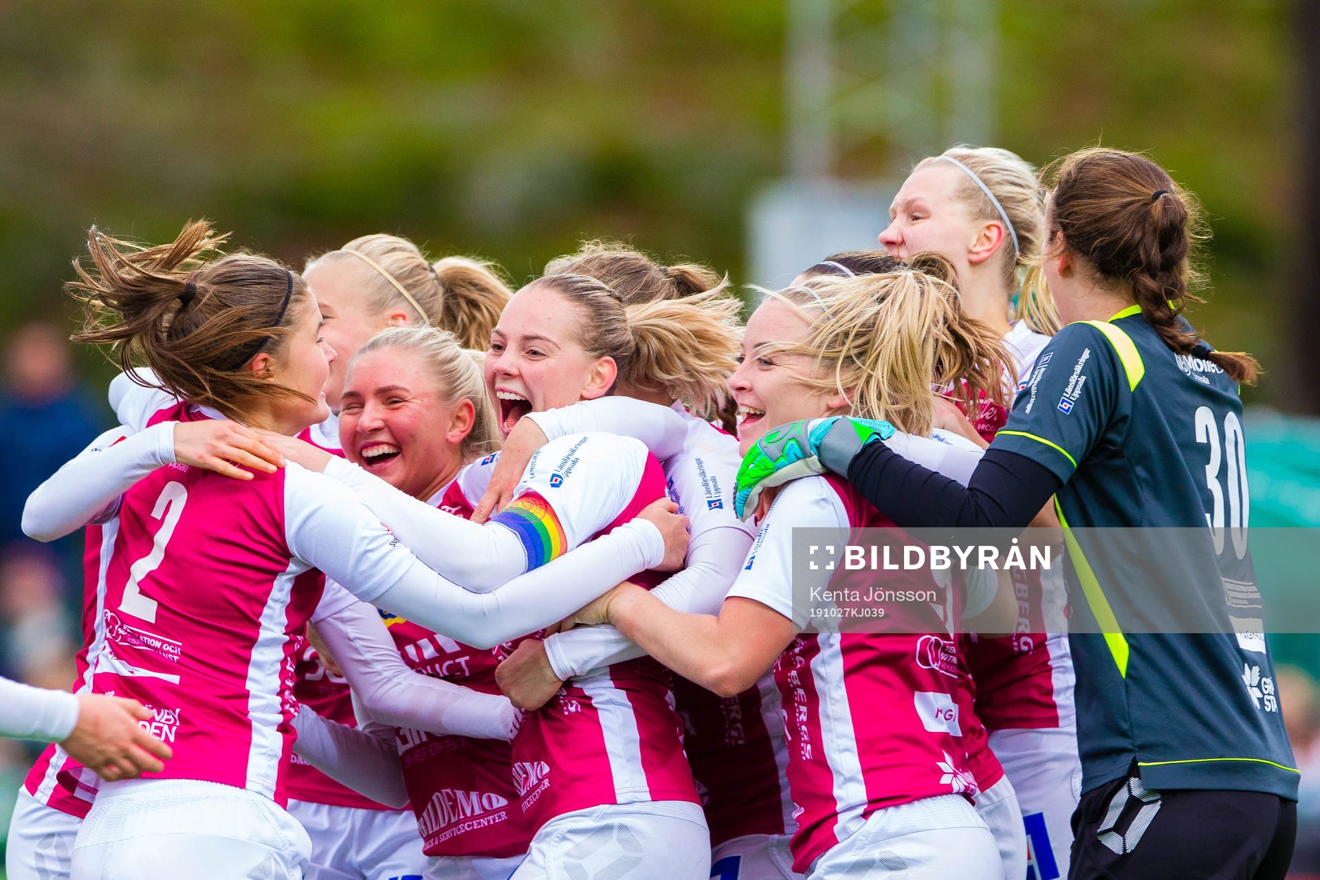 Uppsalas spelare jublar efter fotbollsmatchen i Elitettan mellan Hammarby och Uppsala den 27 oktober 2019 i Stockholm. 