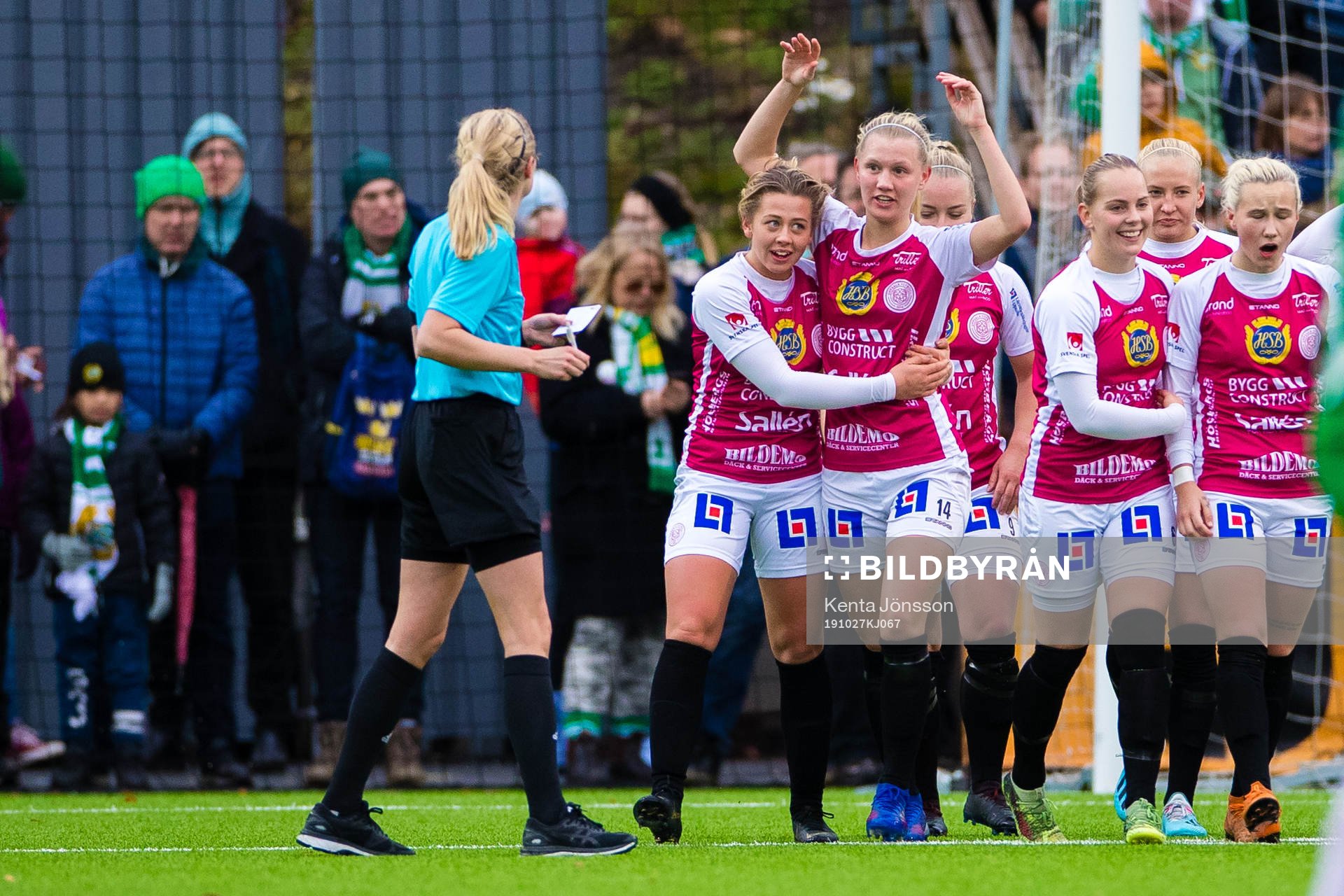 Uppsalas Sara Olai jublar