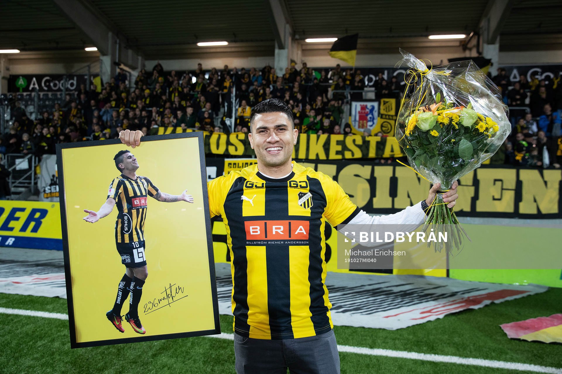 Häckens Paulinho tackas av