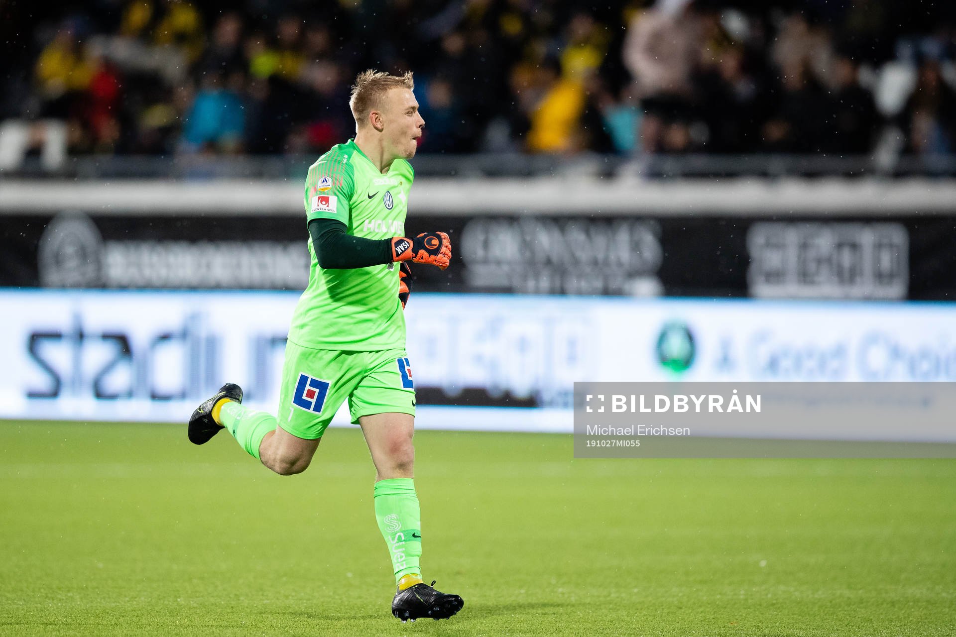 IFK Norrköpings målvakt Isak Pettersson jublar efter 0-1 under fotbollsmatchen i allsvenskan mellan Häcken och Norrköping den 27 oktober 2019 i Göteborg.