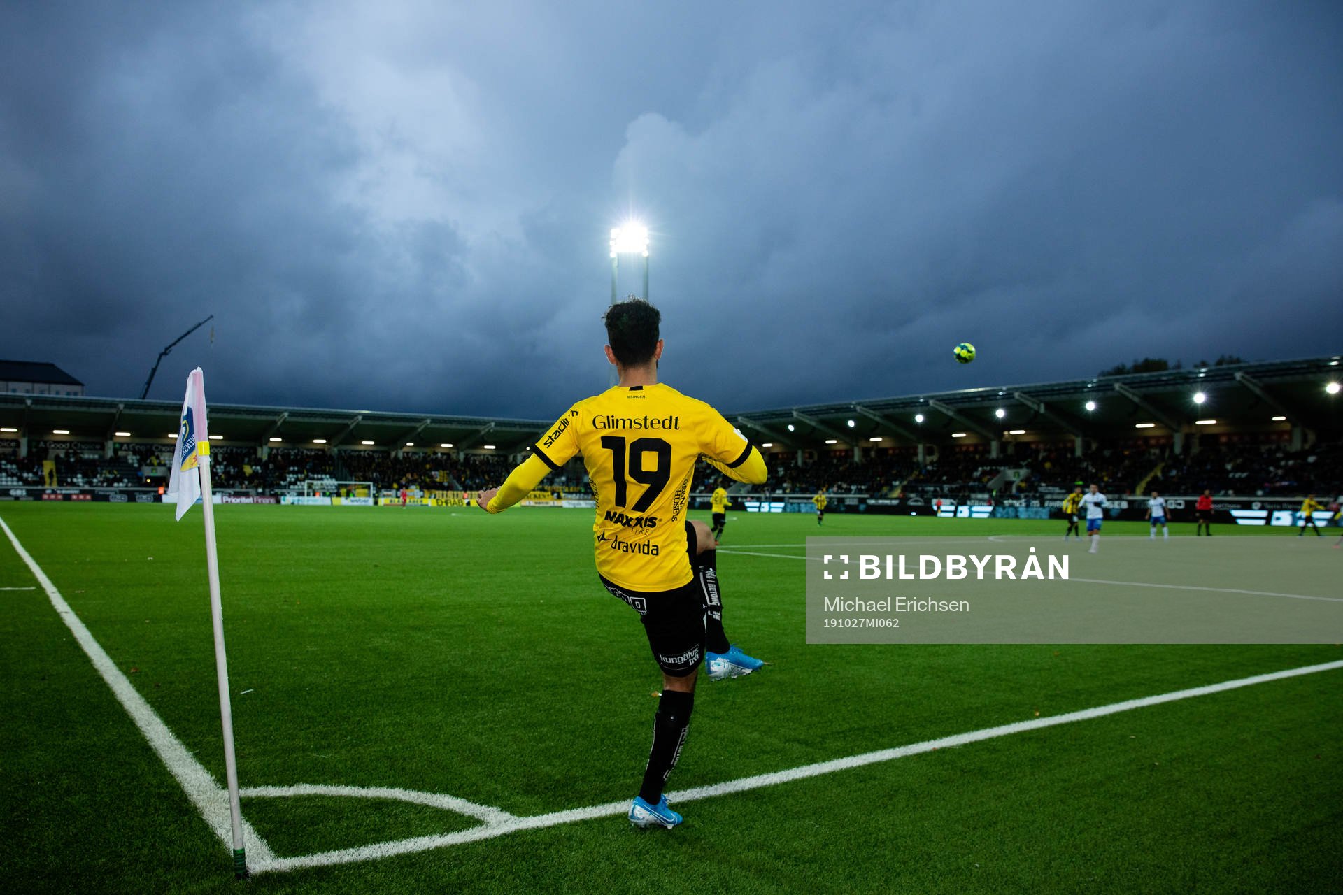 Häckens Daleho Irandust slår en hörna