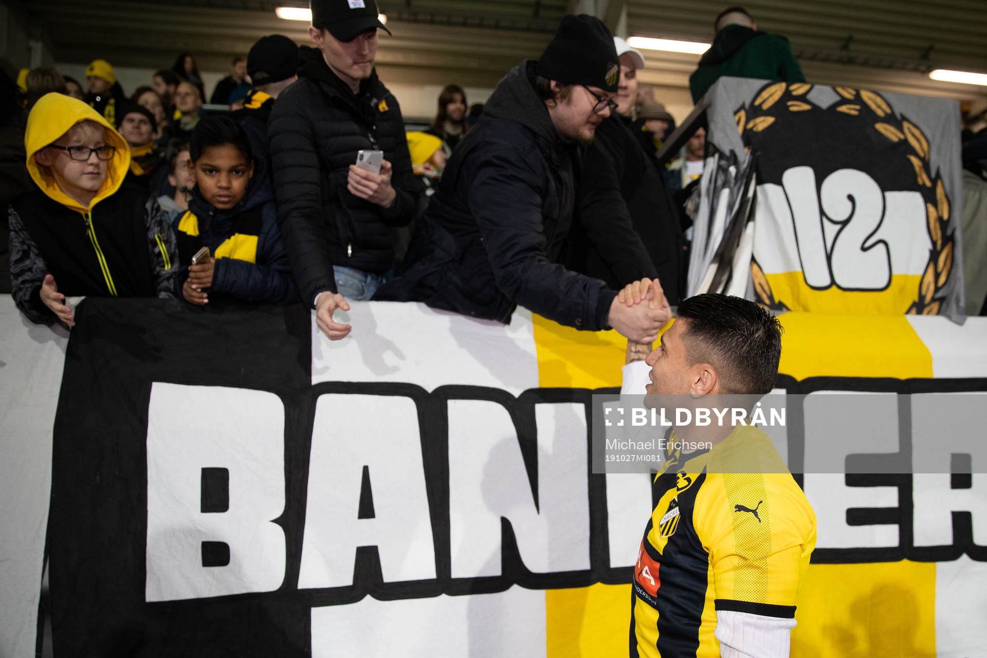 Häckens Paulinho tackas fansen