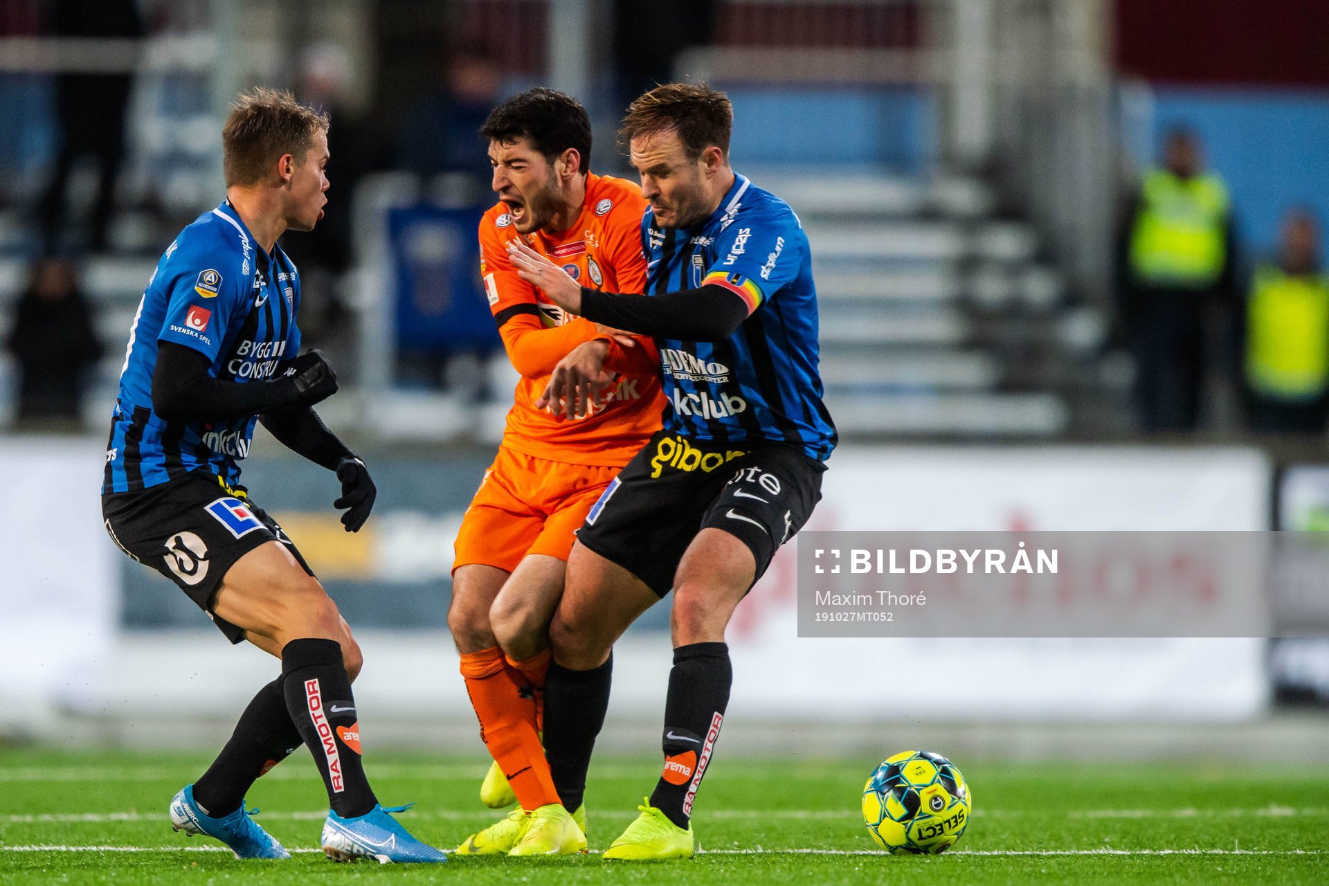 Sirius Niklas Busch Thor och AFC Eskilstunas Anel Rashkaj