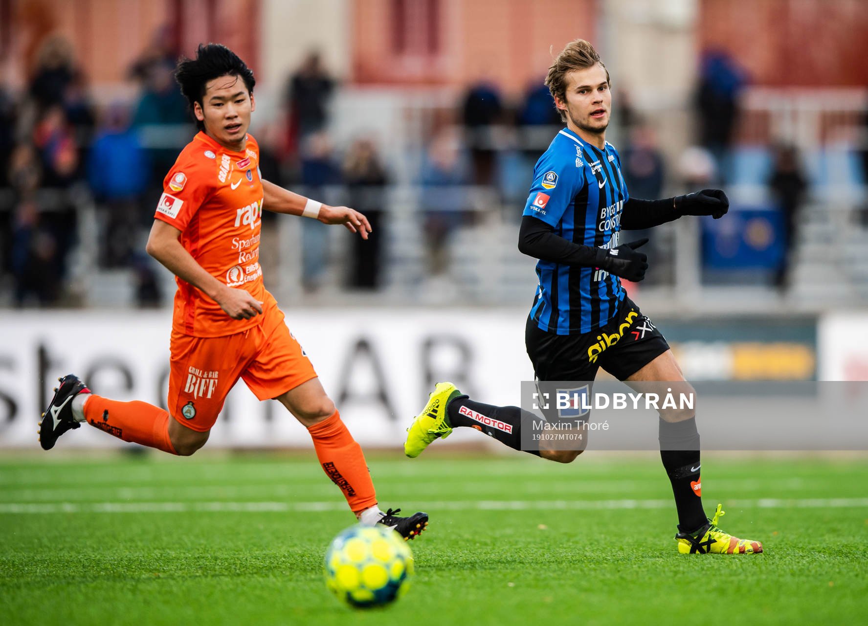AFC Eskilstunas Soya Takahashi och Sirius Sam Lundholm
