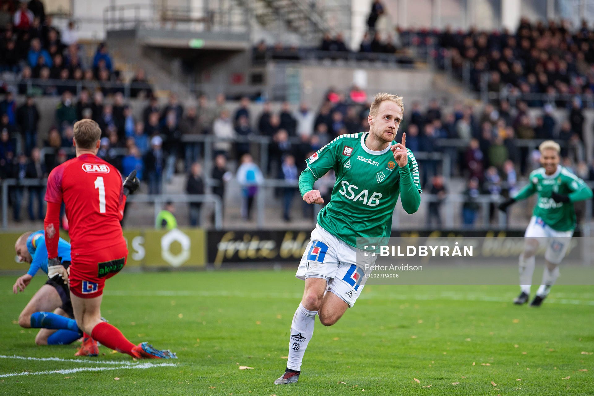 Brages Anton Lundin jublar