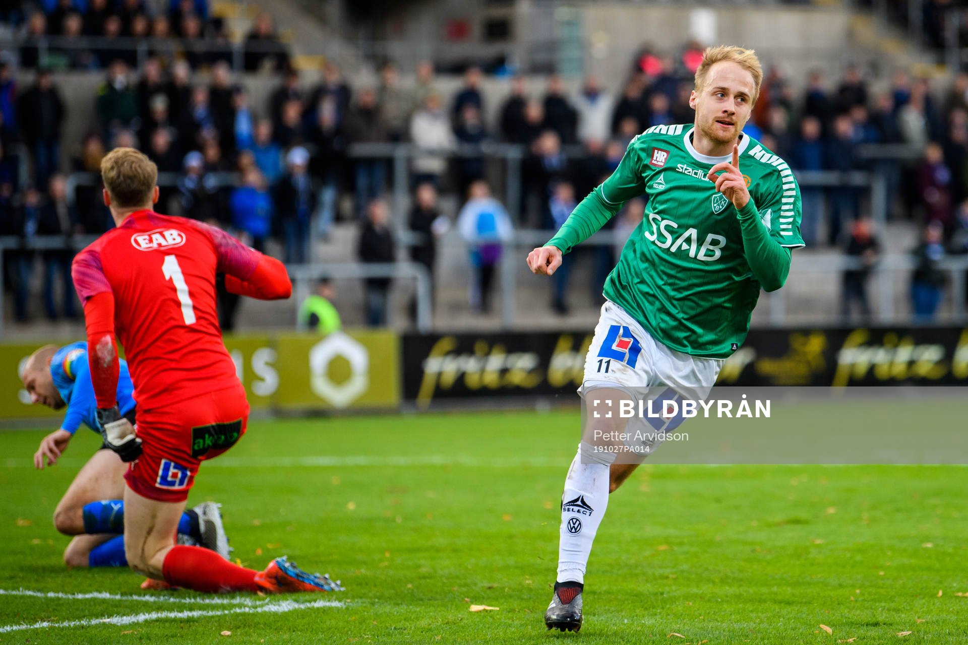 Brages Anton Lundin jublar