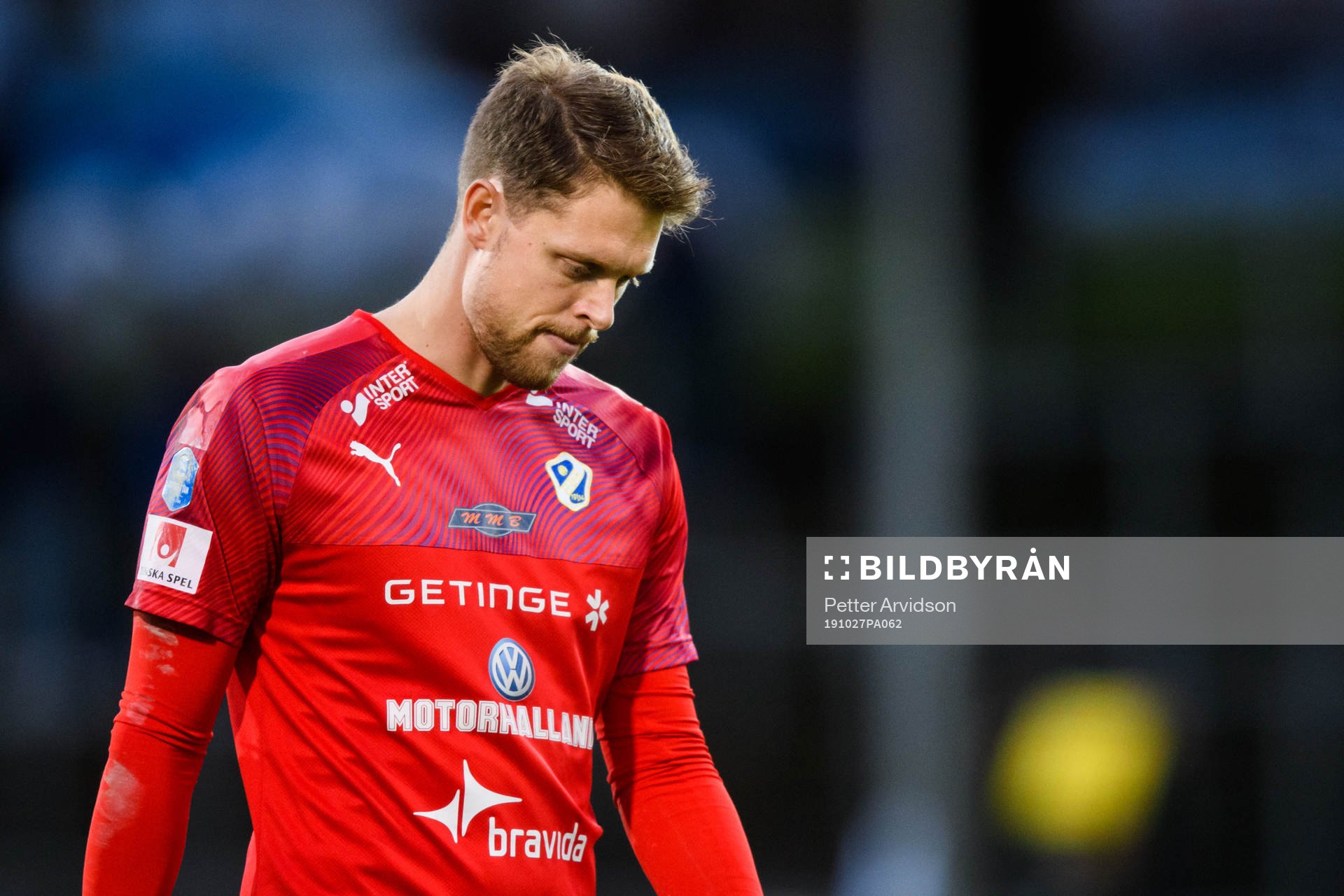 Halmstads målvakt Malkolm Nilsson deppar