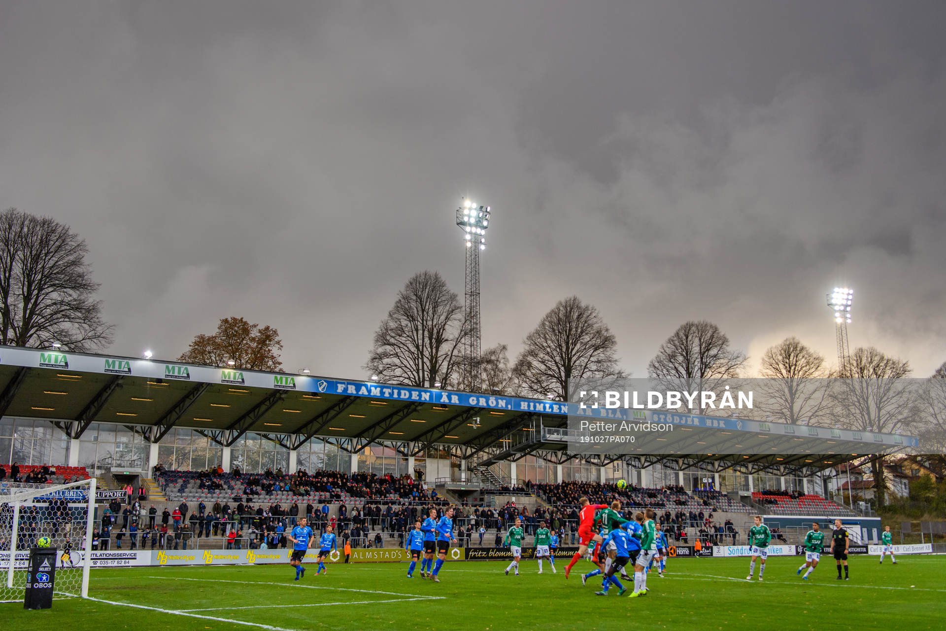 Spel på Örjans Vall under fotbollsmatchen i Superettan mellan Halmstad och Brage den 27 oktober 2019 i Halmstad.