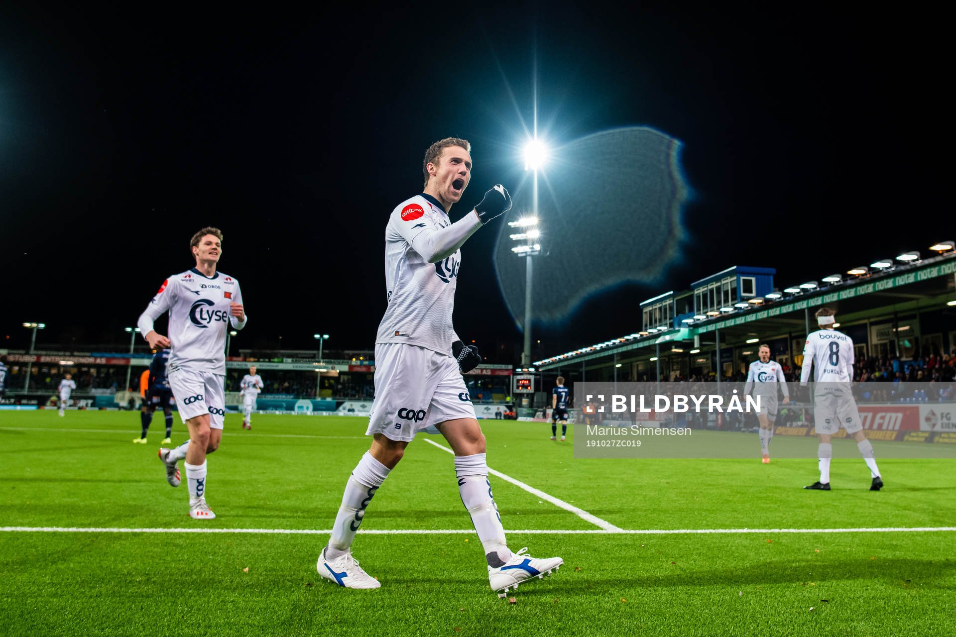 Fredrik Torsteinbø of Viking celebrates
