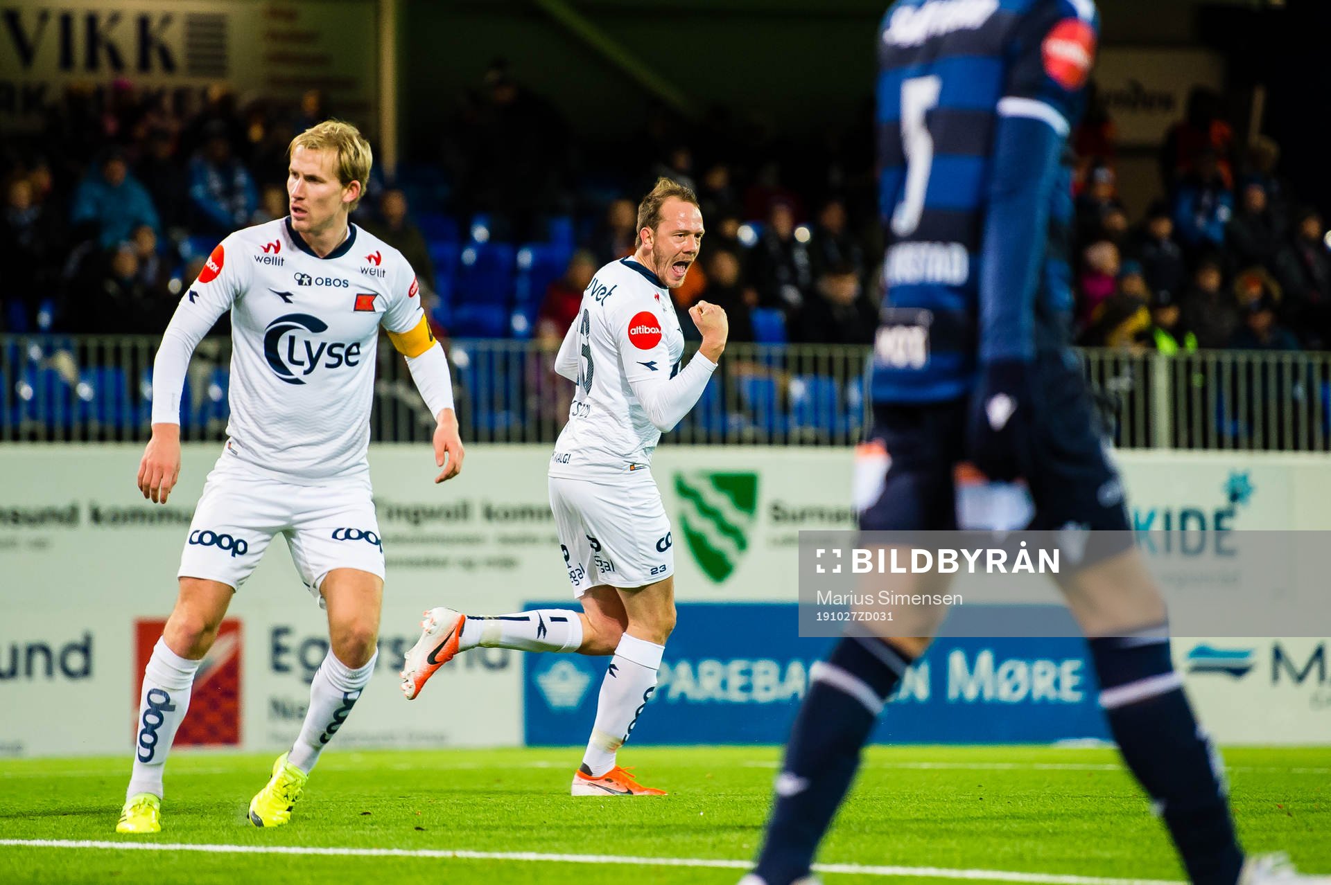 Rolf Daniel Vikstøl of Viking celebrates