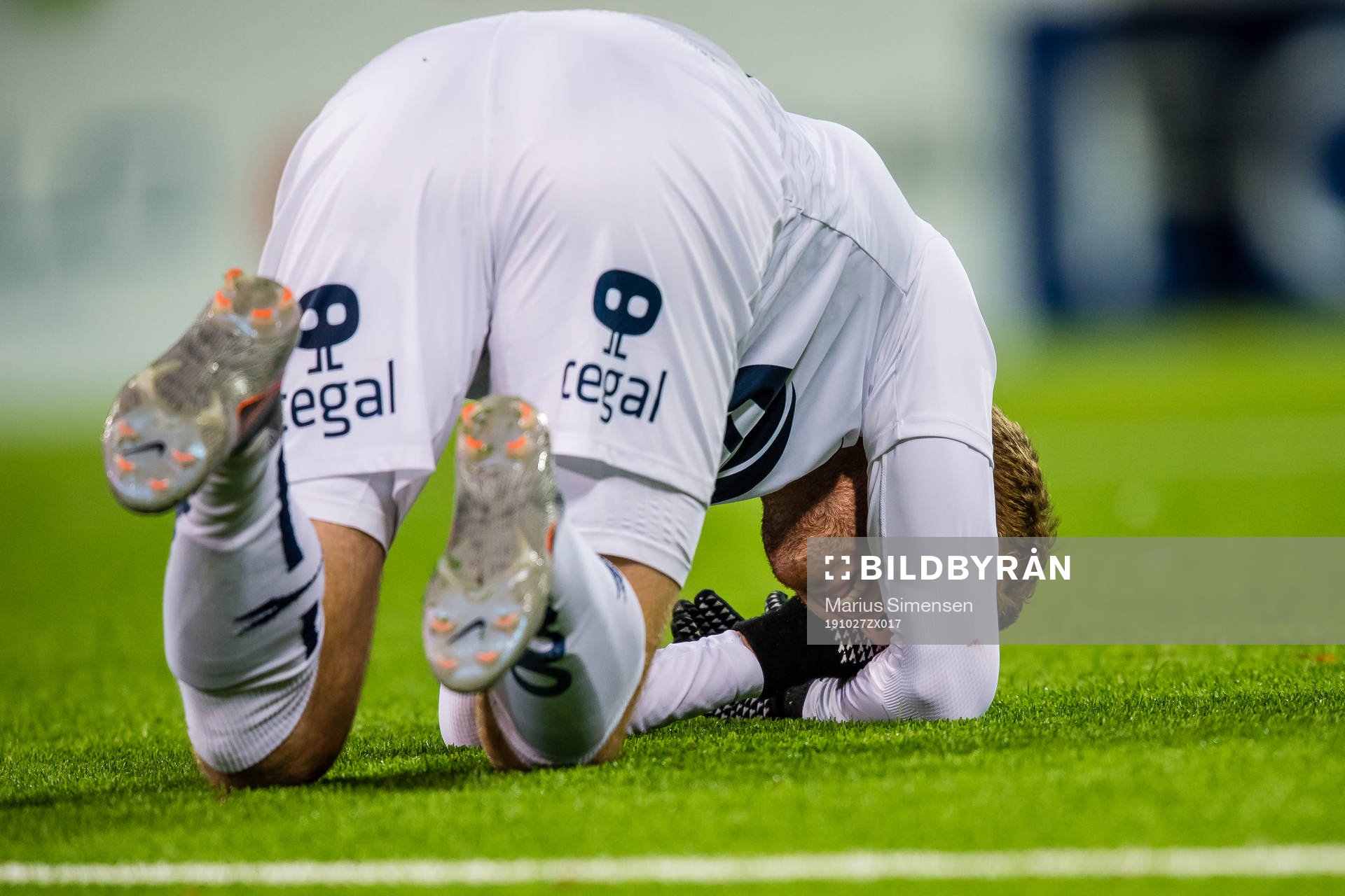 Even Østensen of Viking in pain