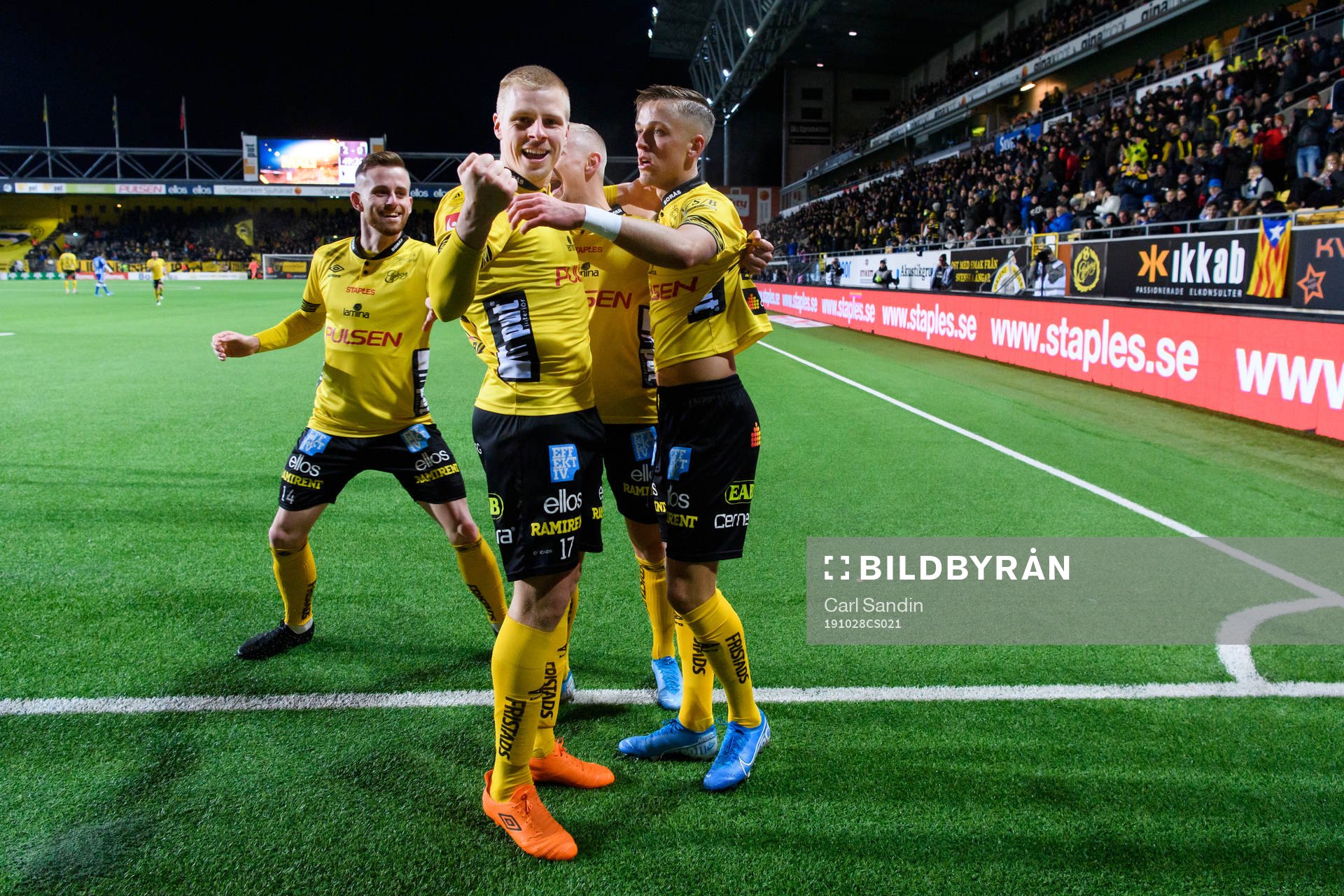 Elfsborgs Per Frick och Jesper Karlsson jublar