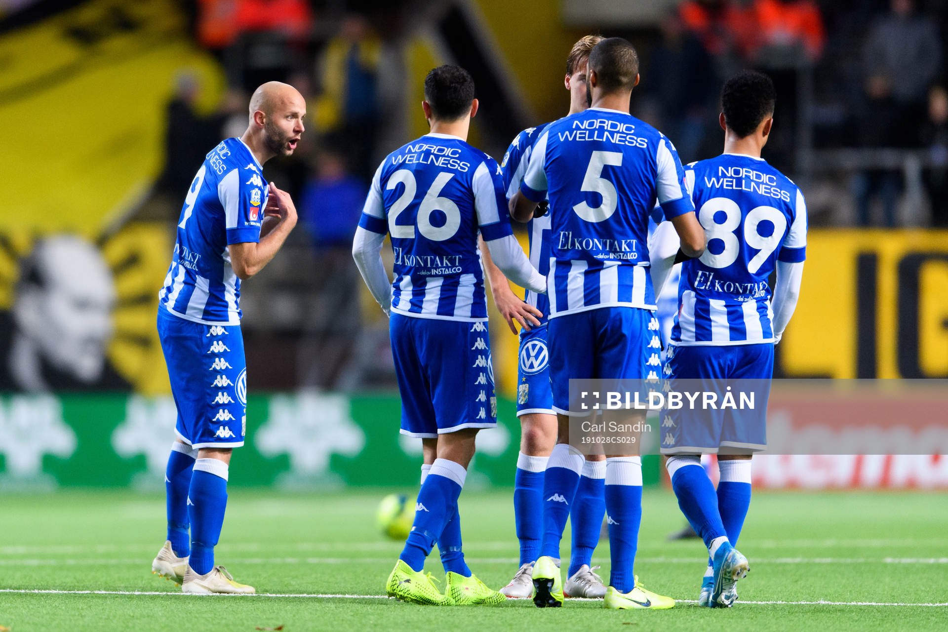 IFK Göteborgs Robin Söder pratar med sina lagkamrater