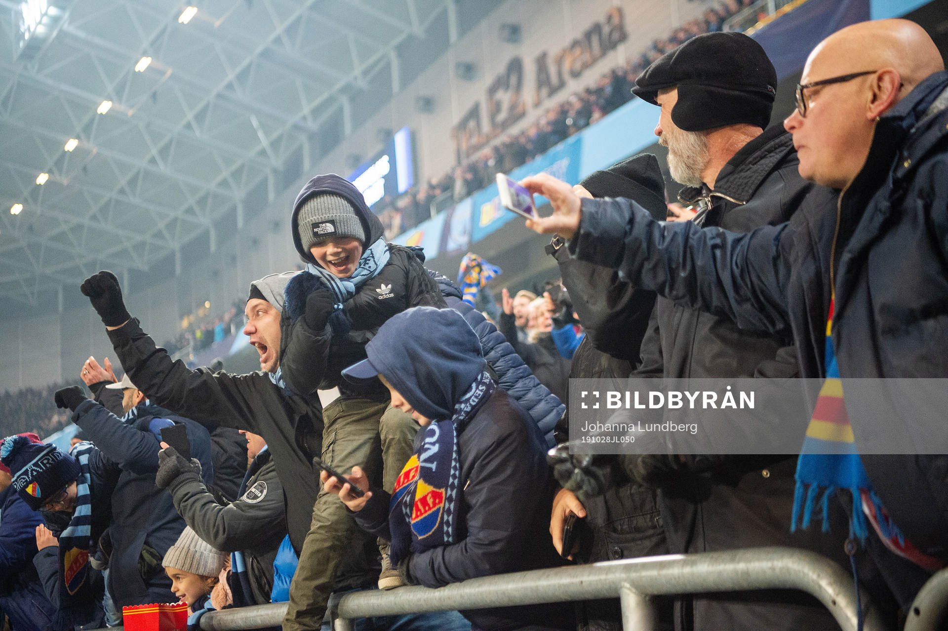 Djurgårdens supportrar jublar