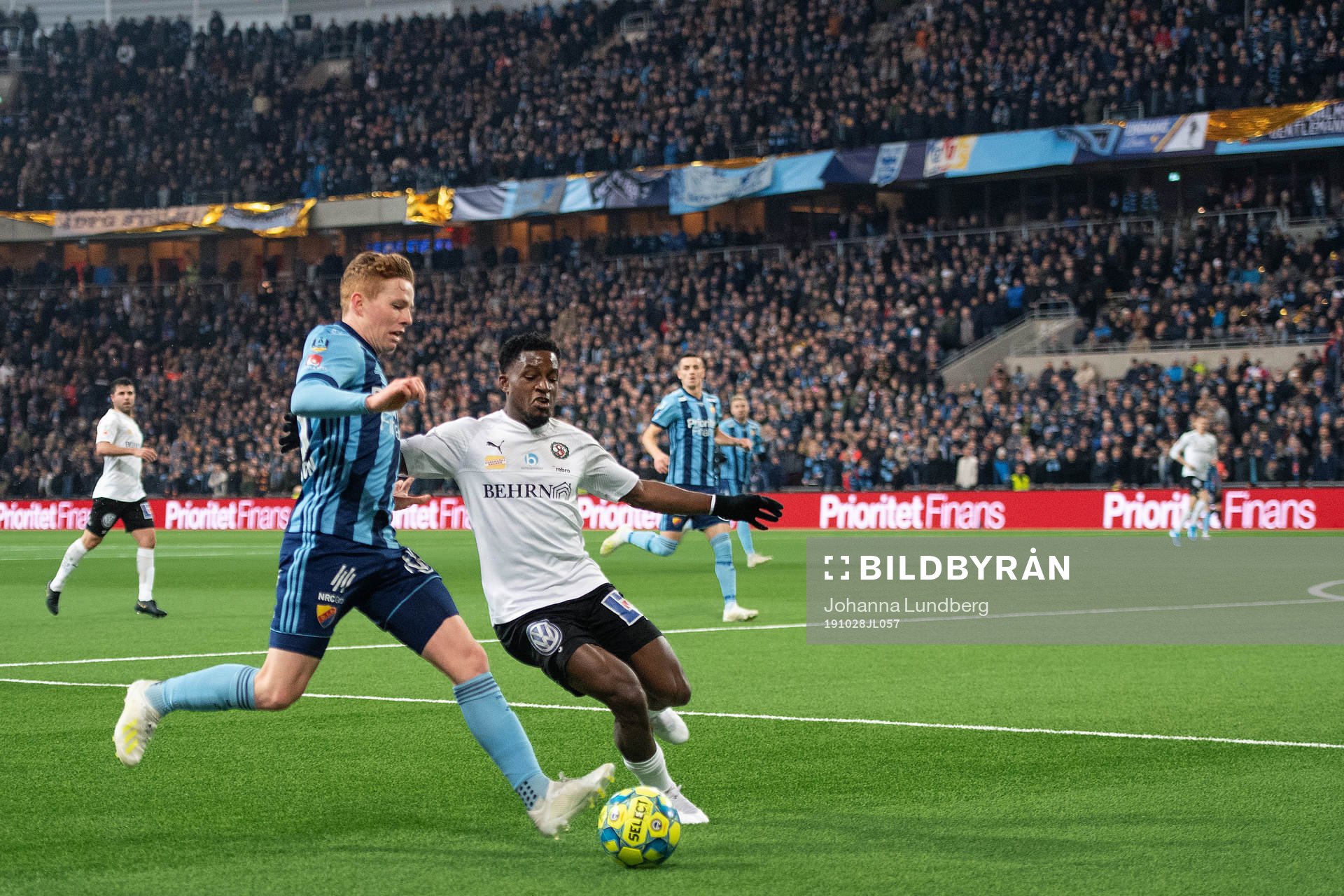 Djurgårdens Aslak Witry och Örebros Kevin Wright