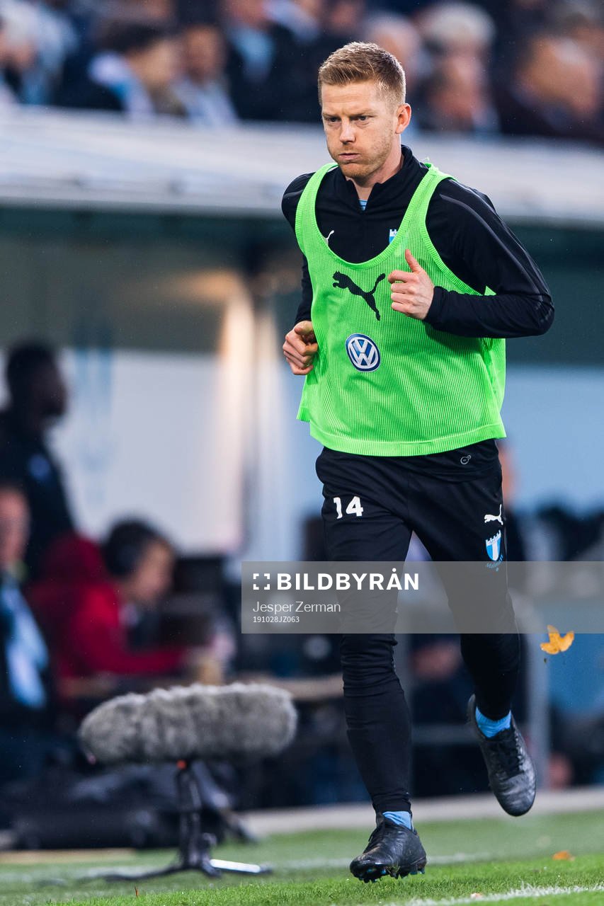 Malmö FFs Anders Christiansen värmer upp